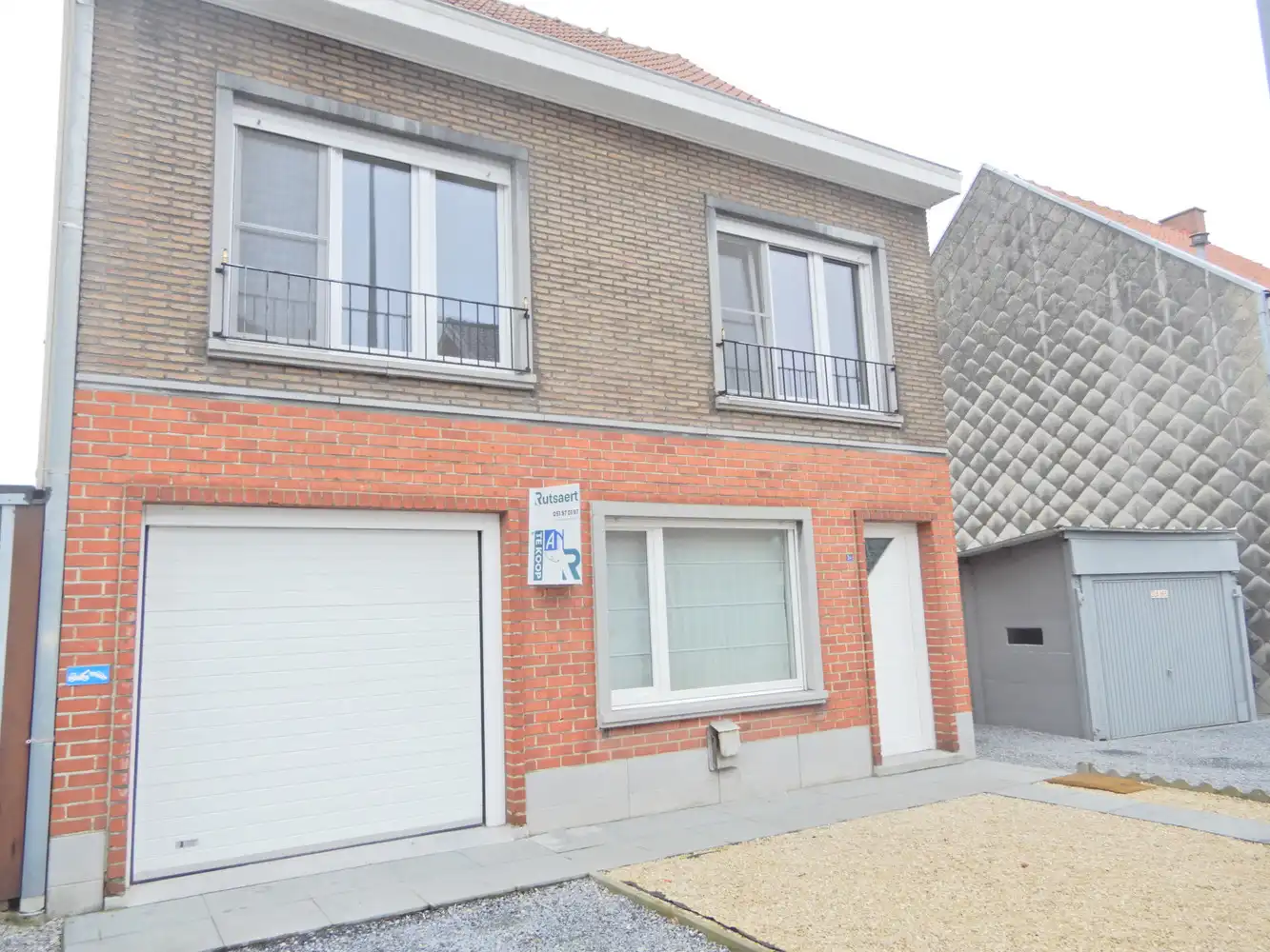 Hoofdfoto van de publicatie: Woning dichtbij het centrum van Meulebeke.