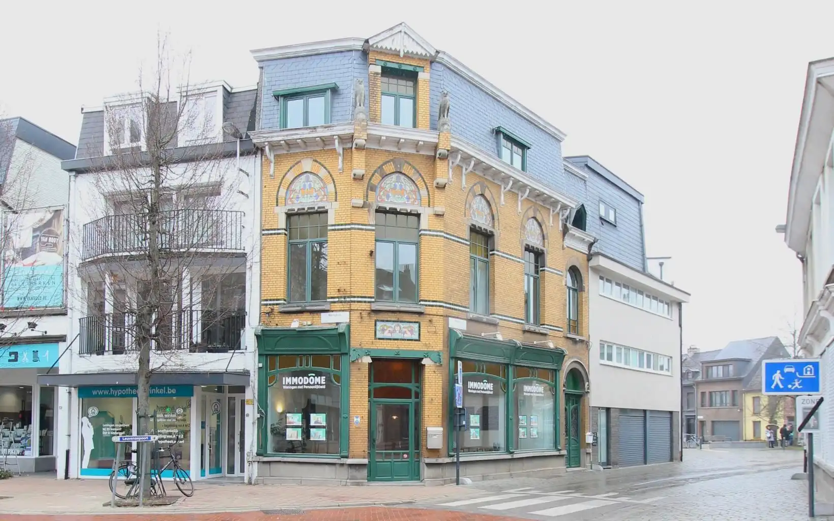 CHARMANT ART NOUVEAU APP MET TERRAS foto {{pictureIndex}}