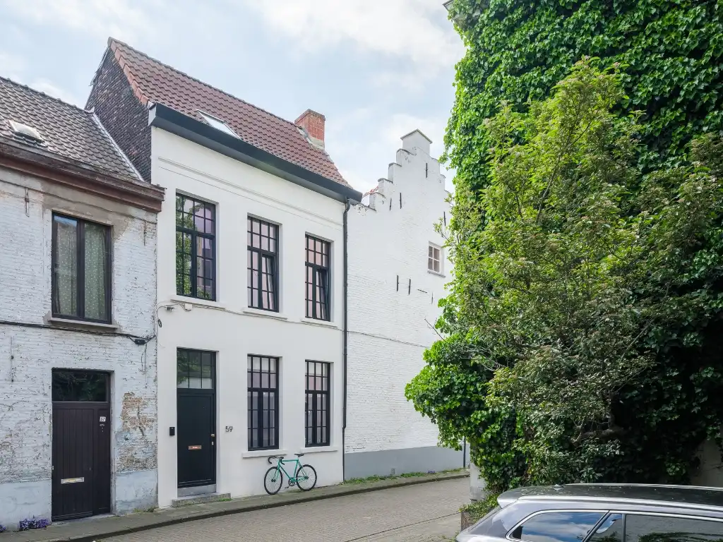 Karaktervolle en authentieke stadswoning in het historisch centrum van Gent. foto 2
