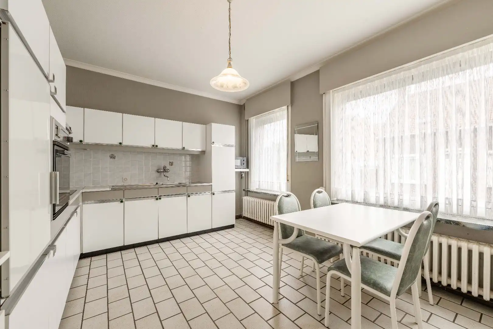 VERRASSEND RUIME WONING VLAKBIJ CENTRUM PITTEM foto 4
