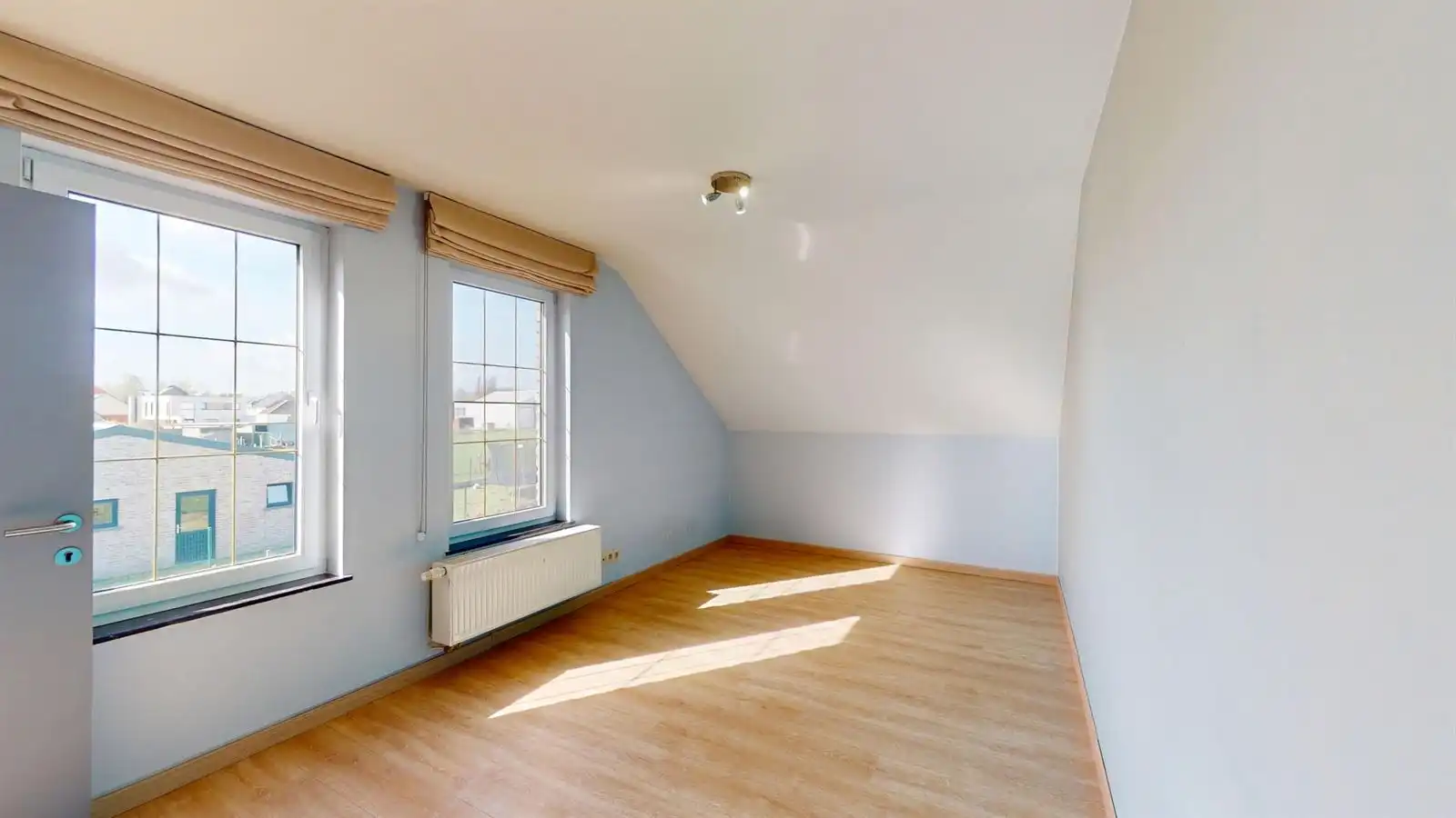 Stijlvolle woning in groene omgeving met 3 slaapkamers foto 13