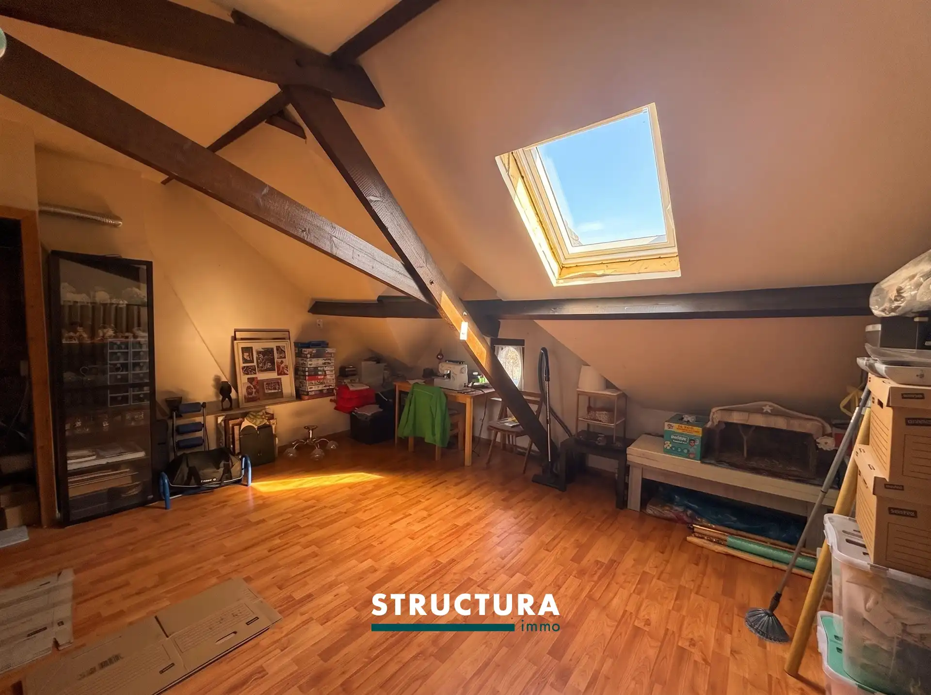 Woning met staanplaats  foto 12