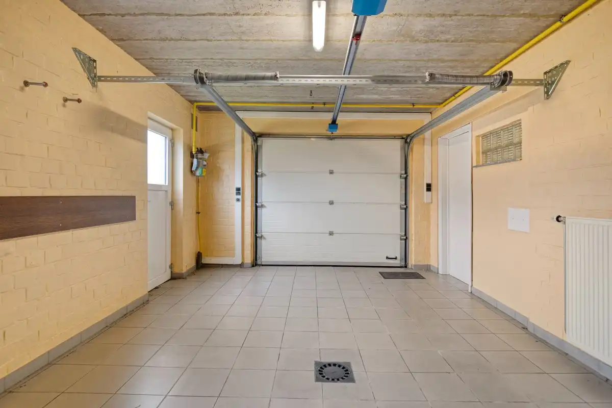 Ruime woning met 3 slaapkamers en tuin foto 17