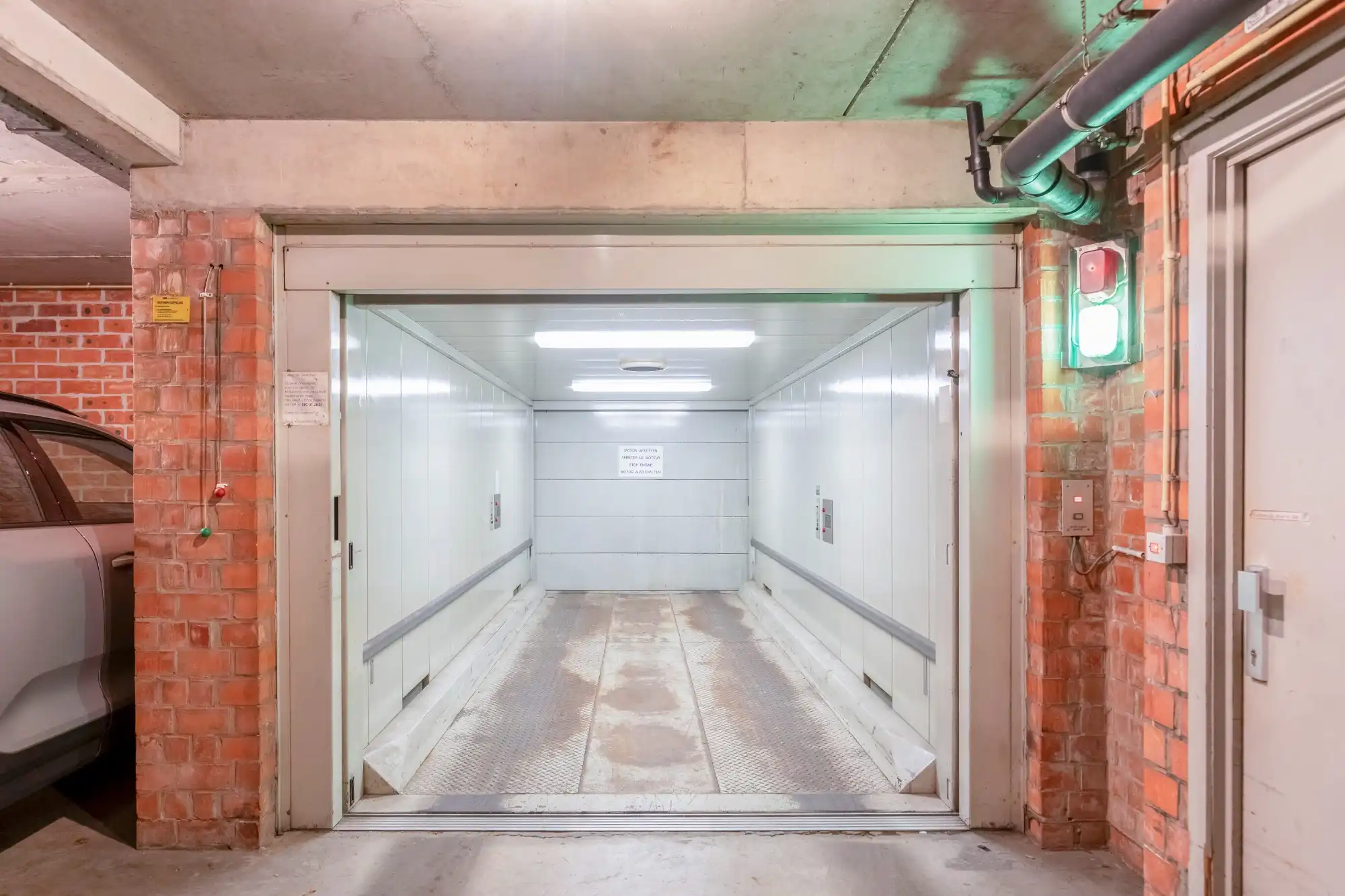 Ruim appartement met uitzicht op de Grote Markt foto 12