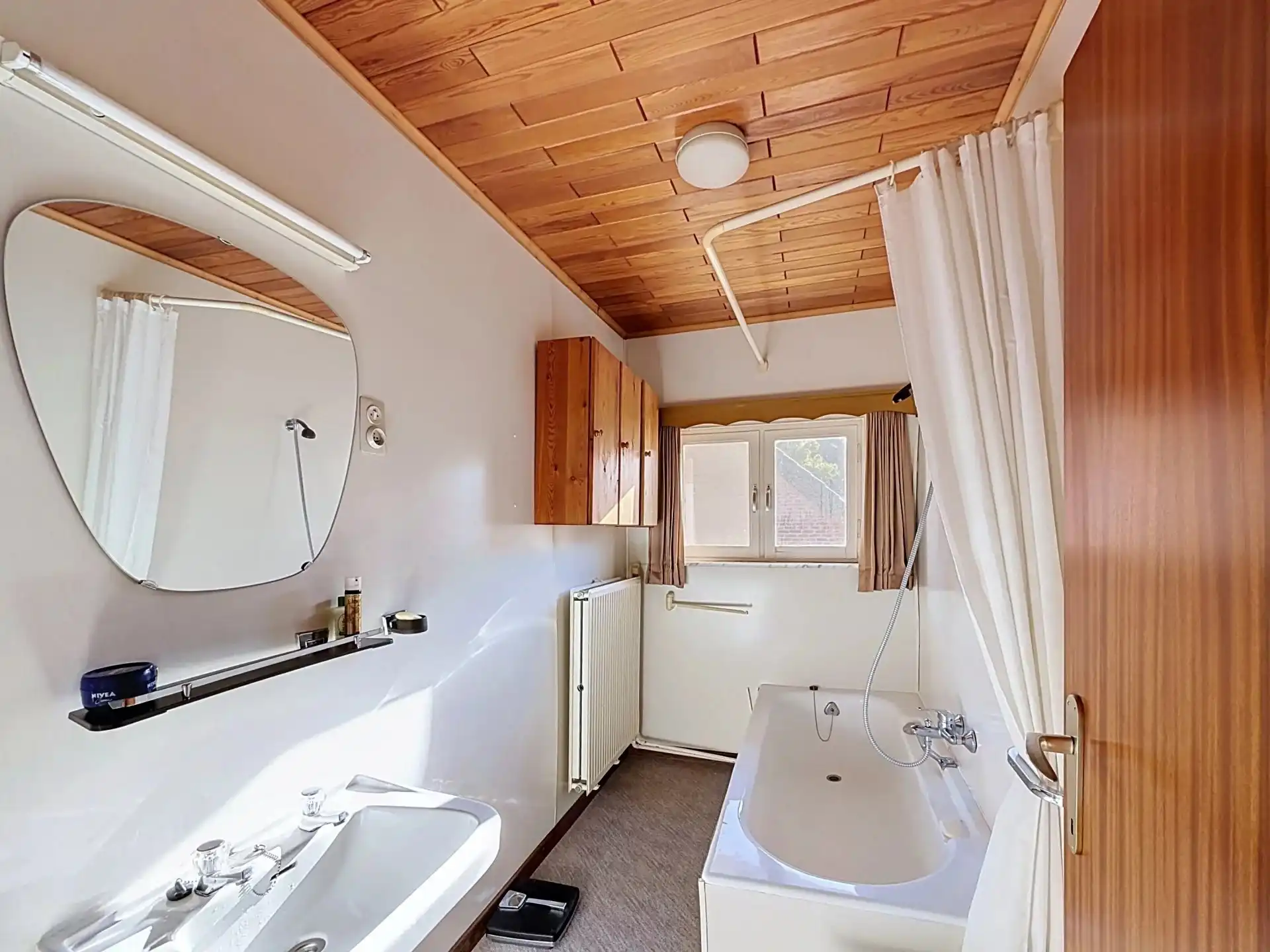 Charmante split-level woning op een ruim en zuidgericht perceel van 1.276 m² foto 17