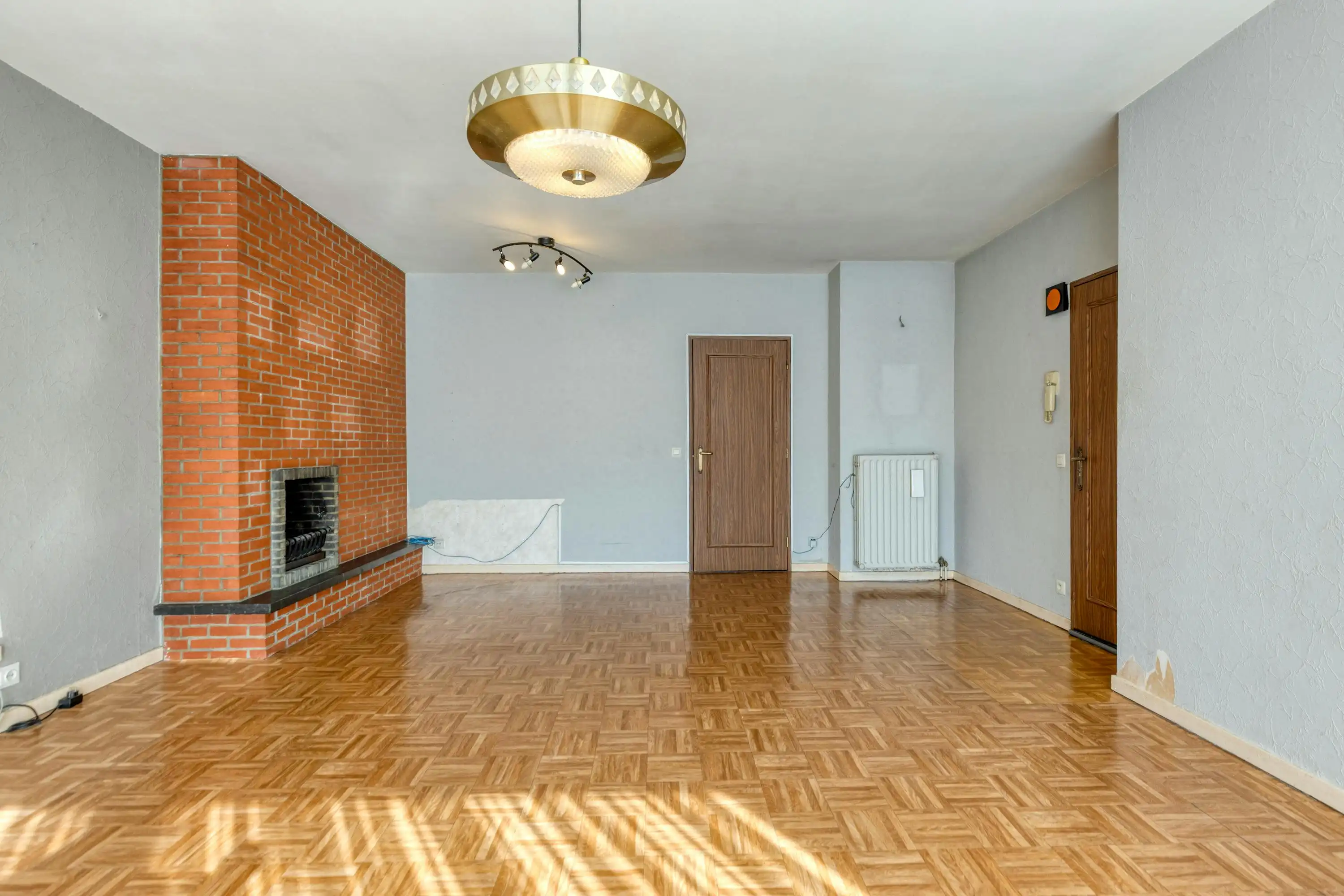 2-slaapkamerappartement met terras en garage te koop in Hemiksem  foto 3