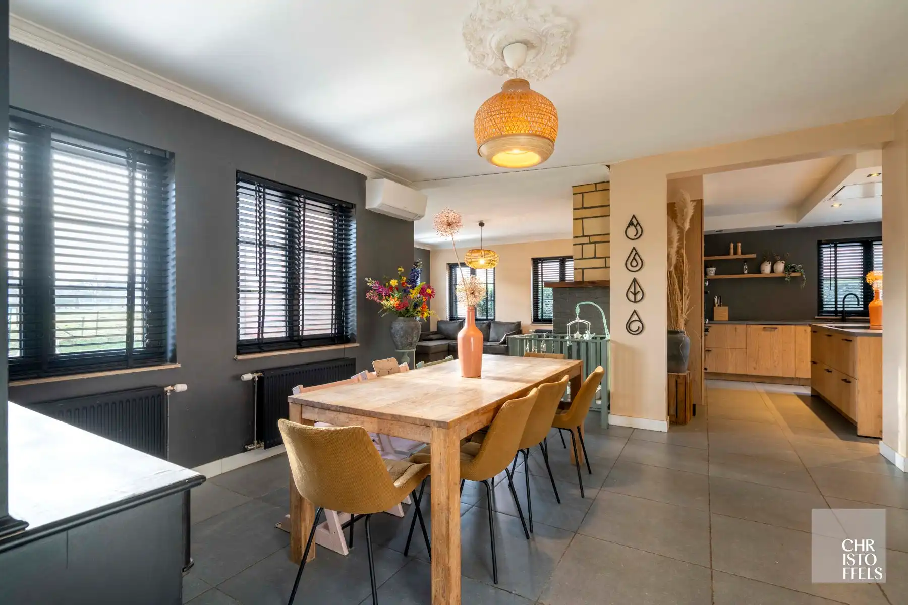 Instapklare woning (279m²) in groene omgeving te Kesselt-Lanaken! foto 8