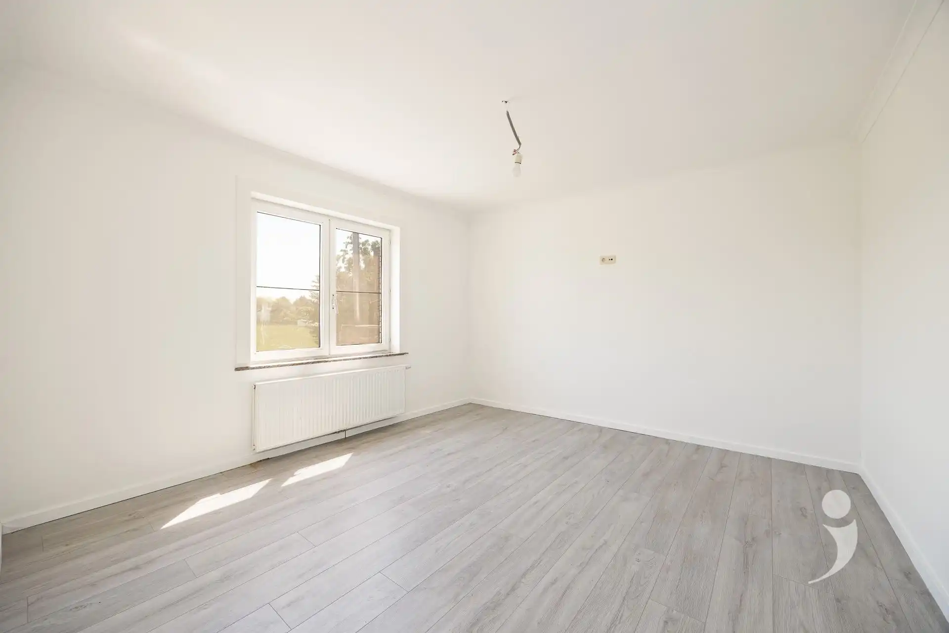Karaktervolle, volledig gerenoveerde woning met 4 slaapkamers, 2 badkamers en zonnige tuin! foto 12