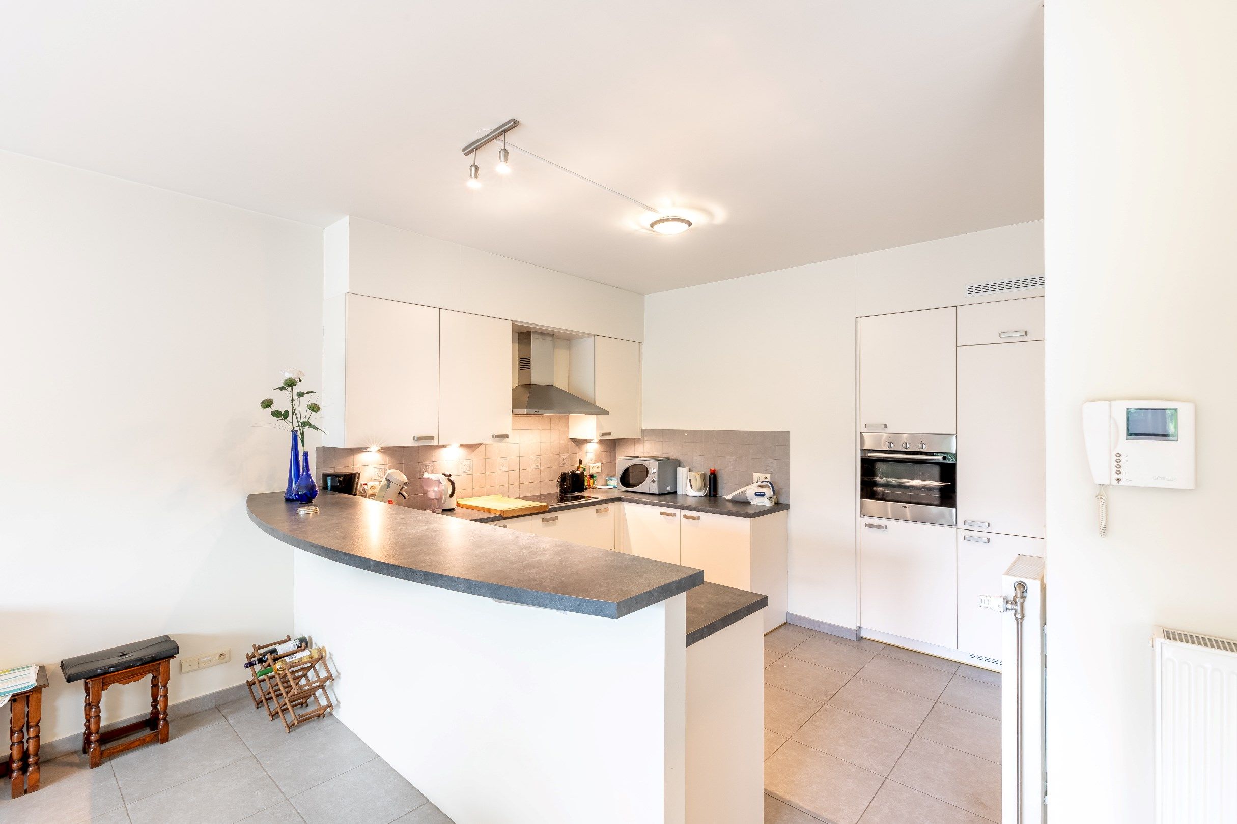 Gelijkvloers appartement met tuin op toplocatie! foto 3