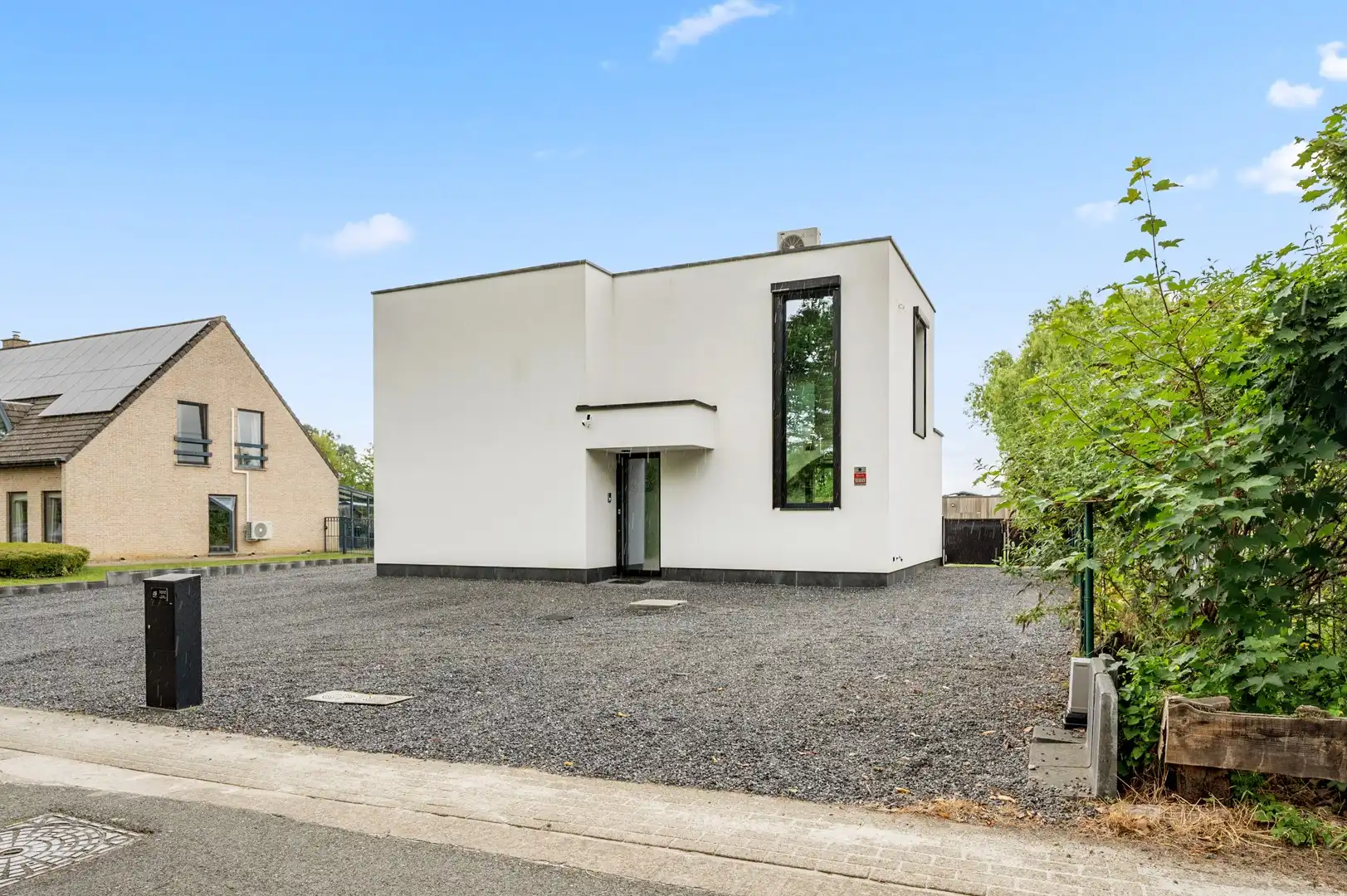 Moderne villa in een rustige en groene omgeving foto 3