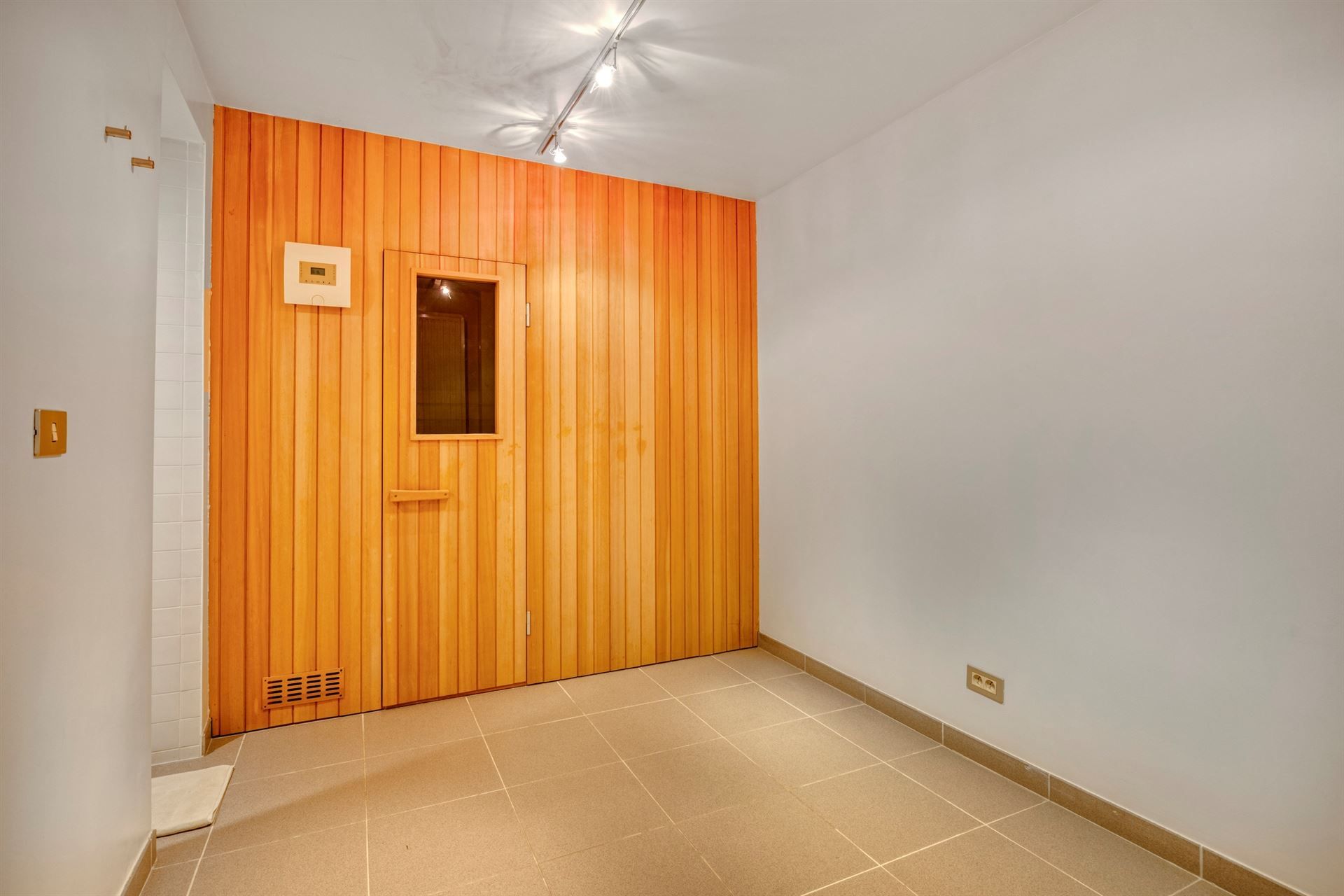 Prachtige moderne villa op ruim perceel foto 30