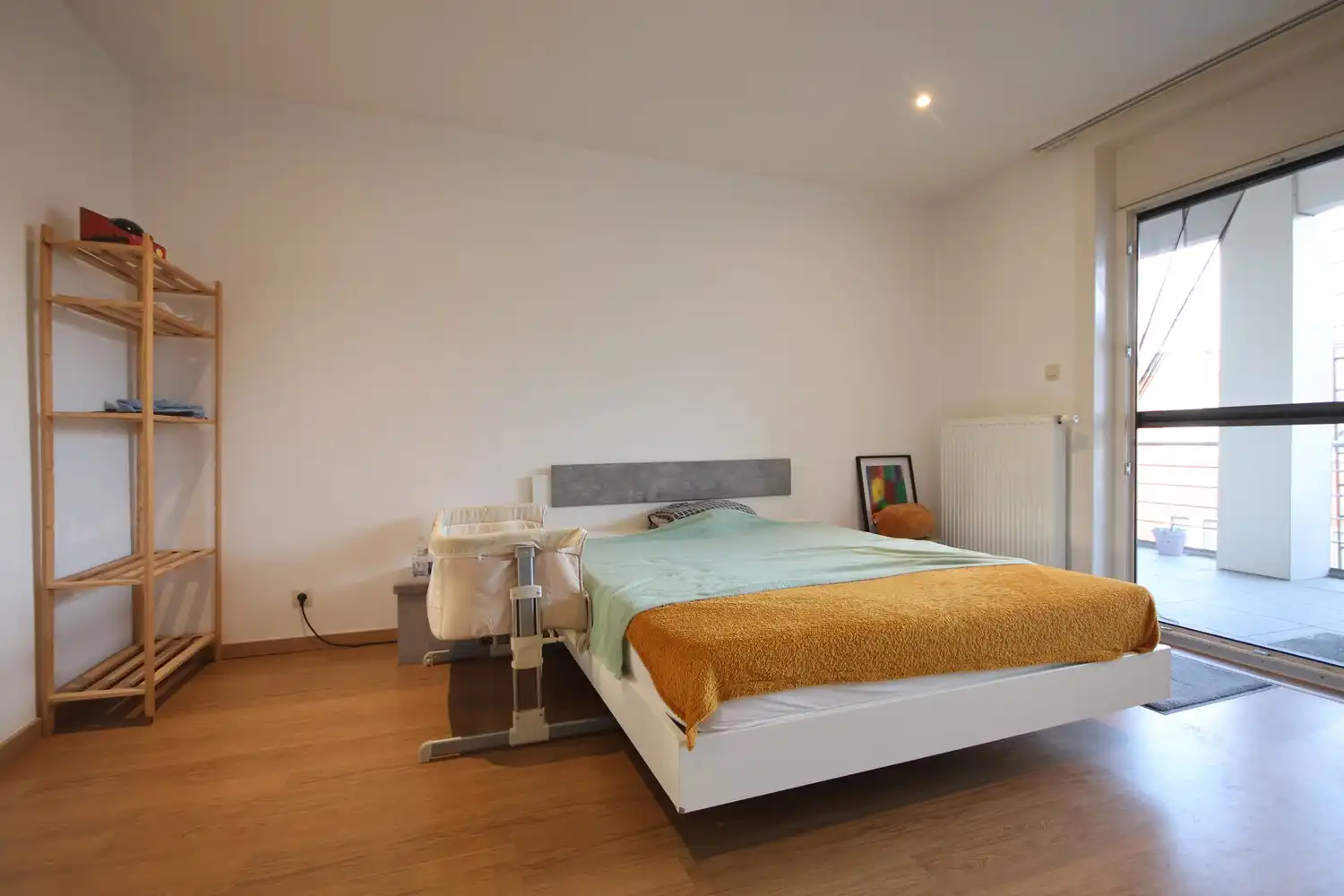 Modern en lichtrijk appartement met 2 slaapkamers en terras foto 16