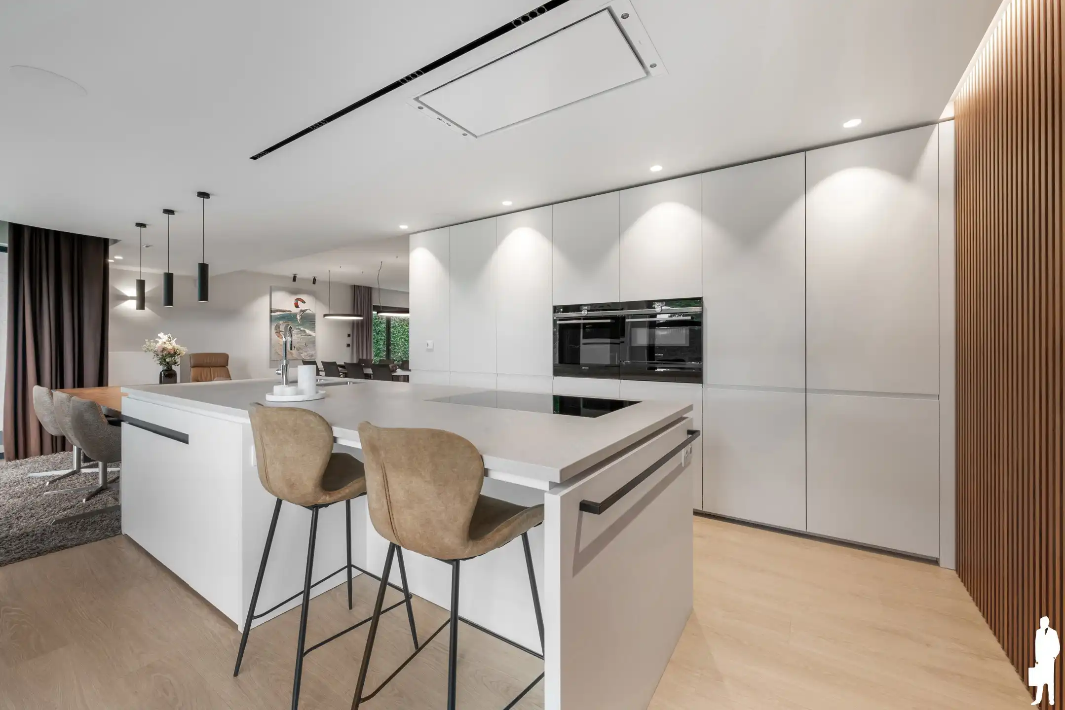 Prachtige woning met 5 slaapkamers, 2 badkamers en bijgebouw foto 11