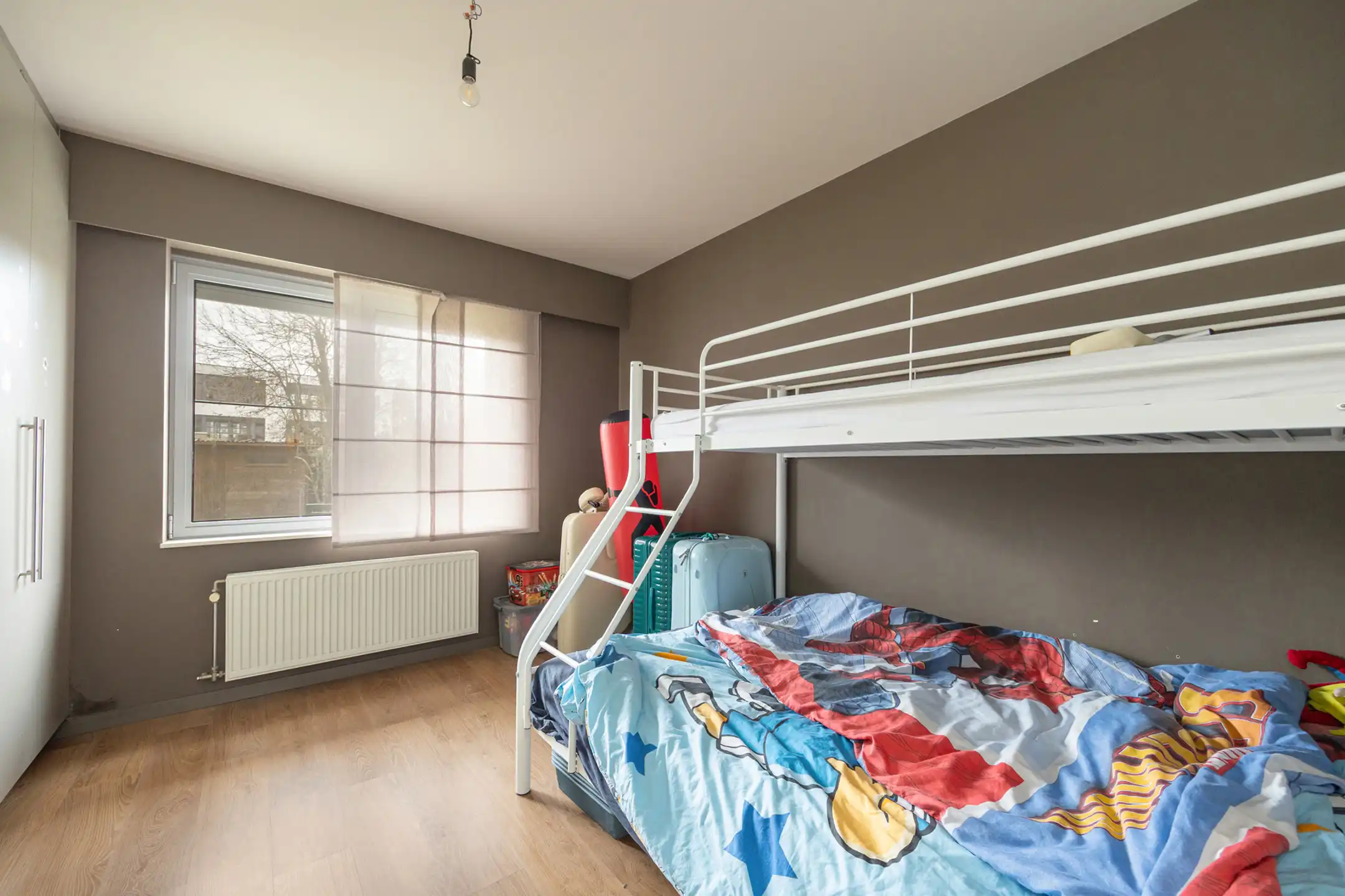 Gelijkvloers appartement met 2slkp en grote tuin foto 14