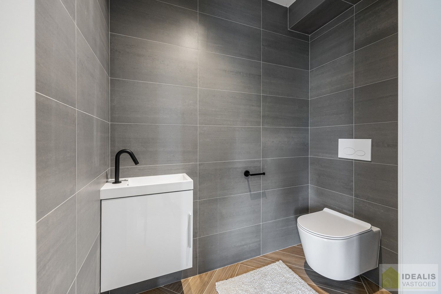 IDEALIS VASTGOED – Schitterend volledig vernieuwde woning met een heerlijke open leefruimte, luxe keuken, 3 ruime slaapkamers, een ruime luxueuze badkamer én een ruime wasplaats! Dit heerlijke huis bevindt zich op een volledig nieuw aangelegd perceel van 7a 88ca vlakbij het centrum van Hamont-Achel, op slechts enkele minuten van de Nederlandse grens - EEN MUST VISIT! - foto 28