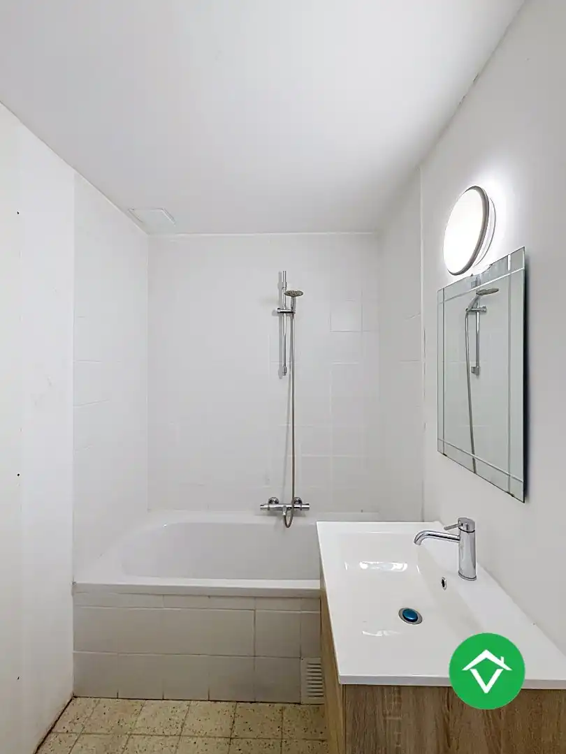 Recent gerenoveerd instapklaar appartement met 2 slaapkamers en terras in Oostende foto 11