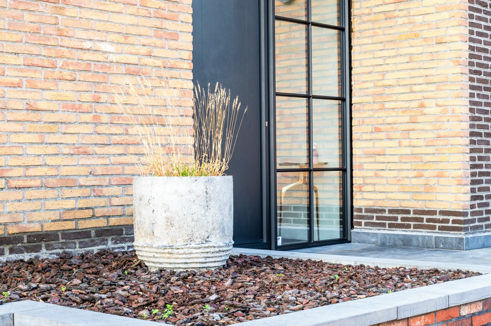 Gelijkvloerse villa met zwembad te koop in Zwijndrecht! foto 28