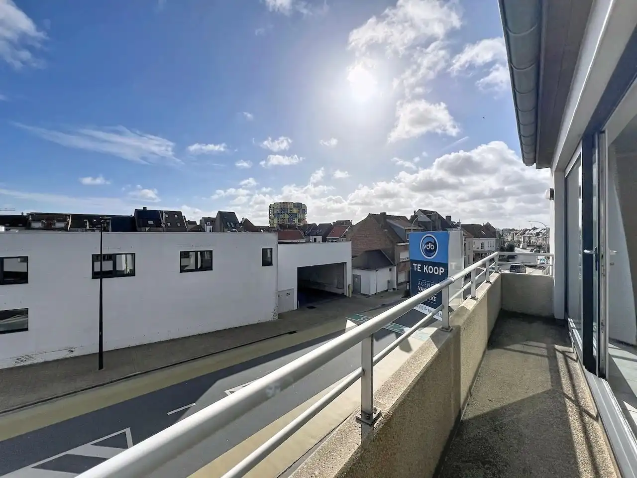 Ruim en functioneel appartement met drie slaapkamers vlakbij het Vissershuldeplein te Heist foto 5