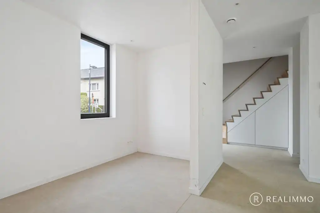 Instapklaar & stijlvol wonen met aangelegde tuin, oprit én terras! foto 7