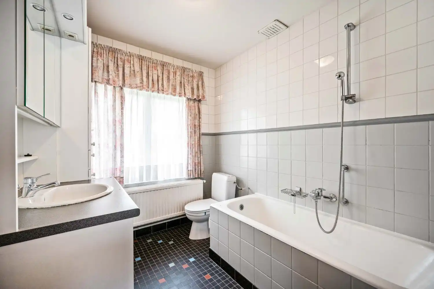 RUIME WONING MET 4 SLK EN GARAGE OP PERCEEL VAN 1.625 m²! foto 15
