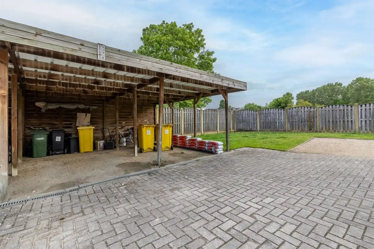 Gelijkvloers appartement met twee slaapkamers en autostaanplaats foto 20