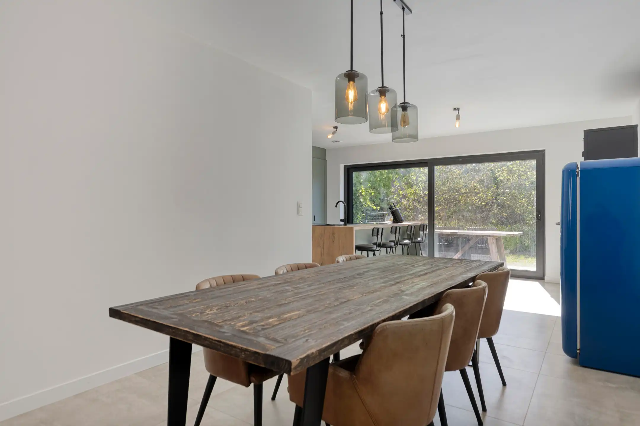 Trendy en lichtrijke woning met VEEL potentiëel foto 7