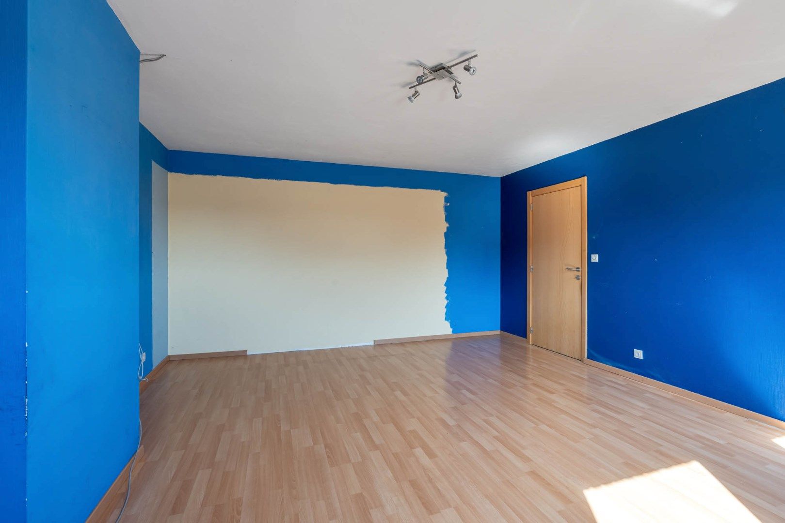 Multifunctioneel gebouw bestaande uit een woning, een winkel en een magazijn/werkplaats gelegen op een rustige locatie te Voorshoven! foto 17