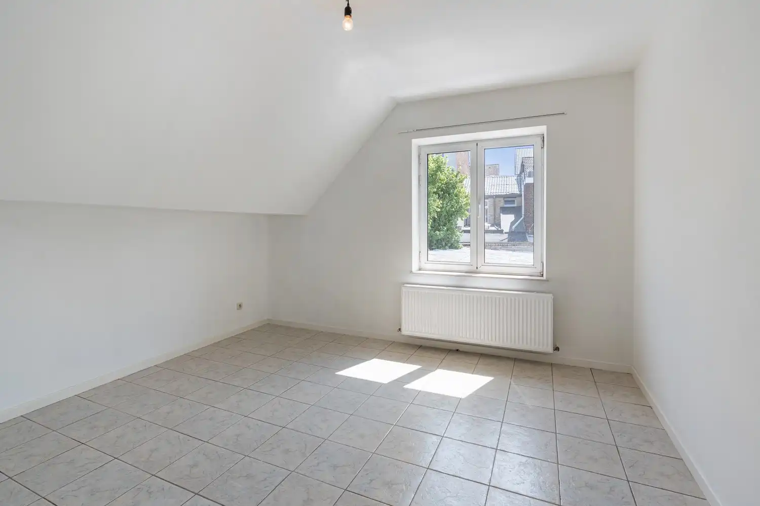 Instapklaar appartement met groot terras op gunstige locatie! foto 7