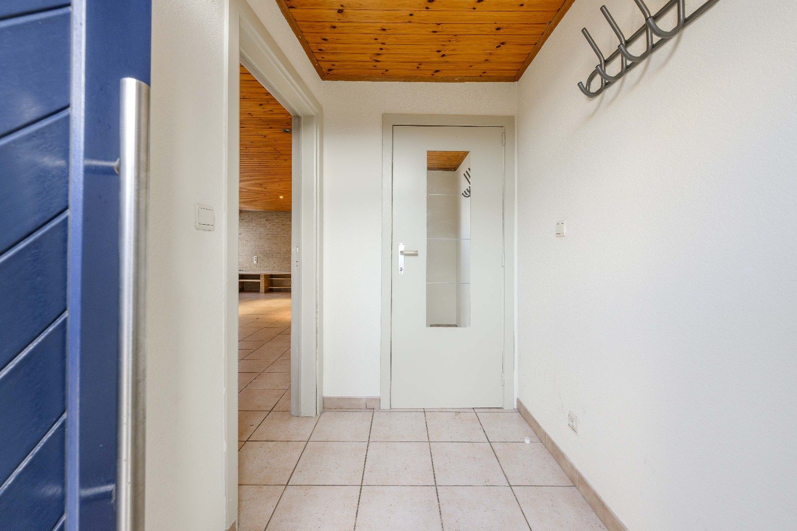 INSTAPKLARE STADSWONING (2 SLPKS) IN HARTJE TIELT MET GARAGE! foto 2