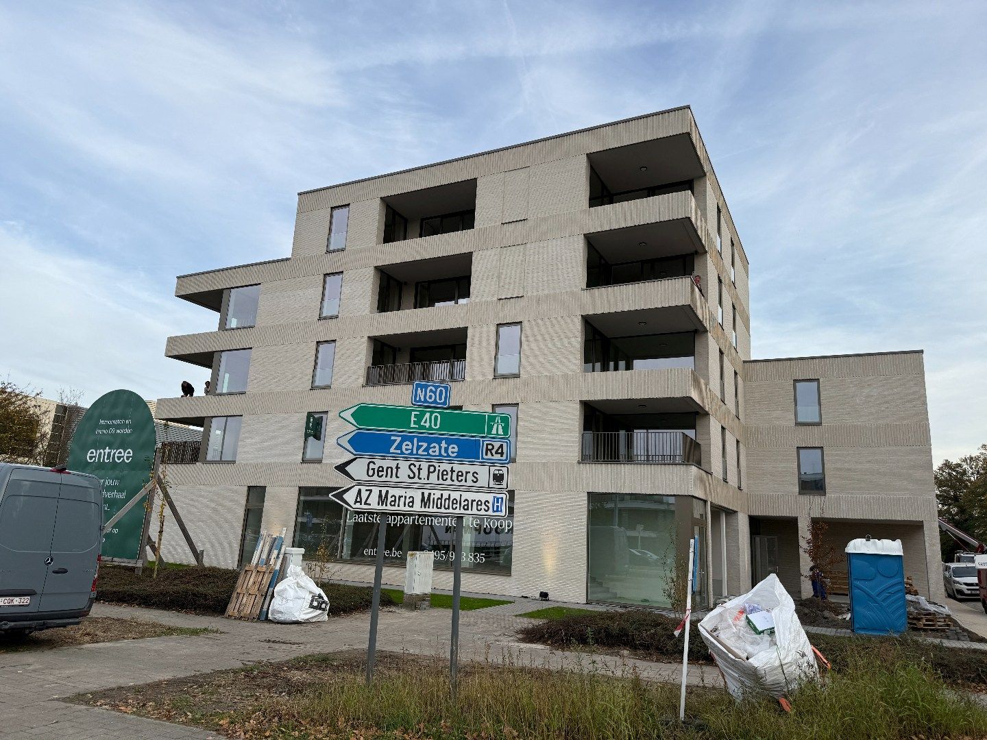 Modern 2-slaapkamer appartement met terras foto 5
