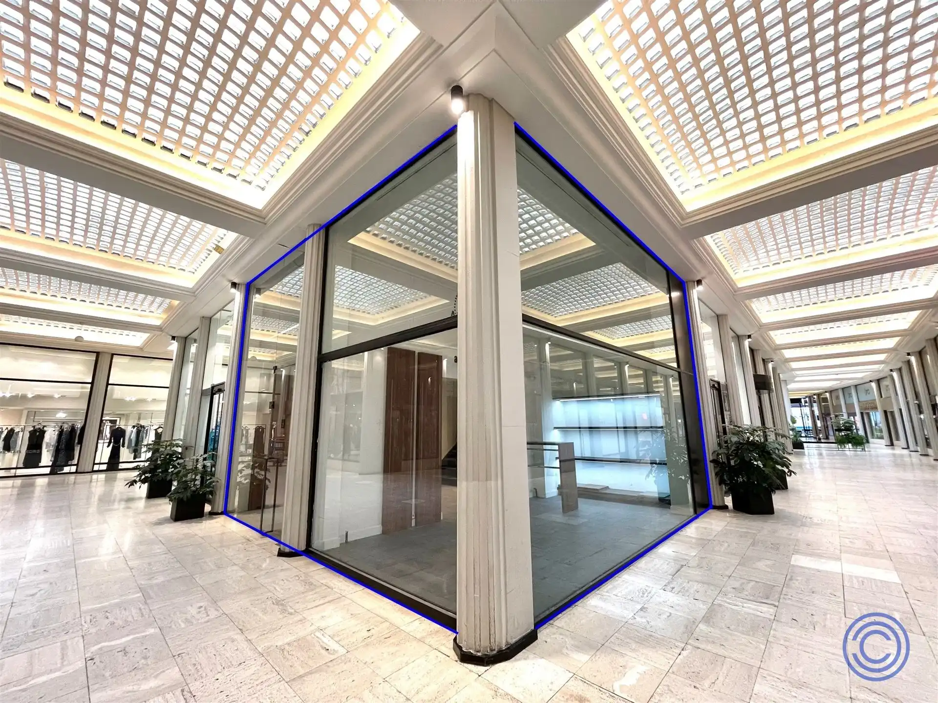 Kwalitatieve hoekwinkel in de Nieuwe Gaanderij! foto 2