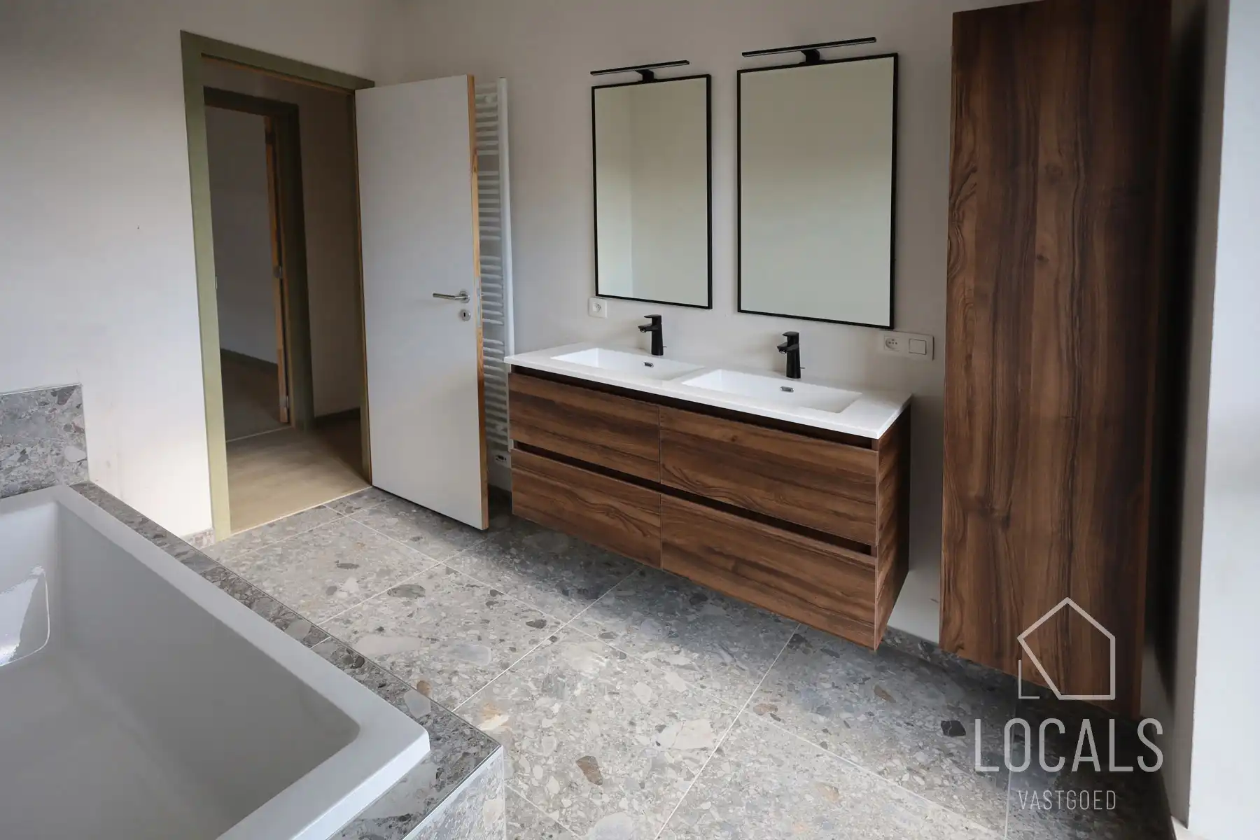 6% BTW mogelijk - moderne HO nieuwbouwwoning met carport foto 16