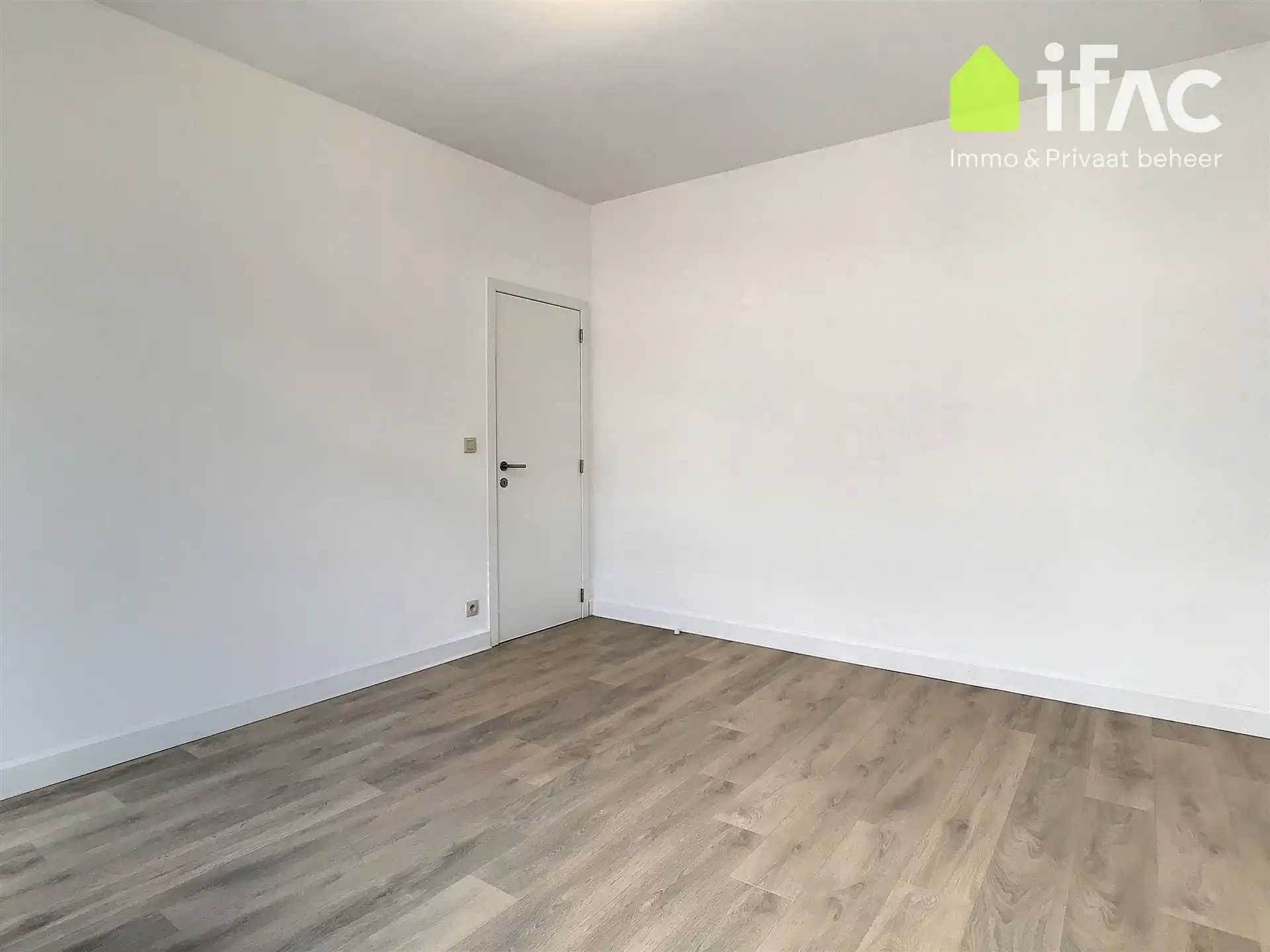 Gerenoveerde 4 slaapkamer woning in centrum Tervuren foto 14