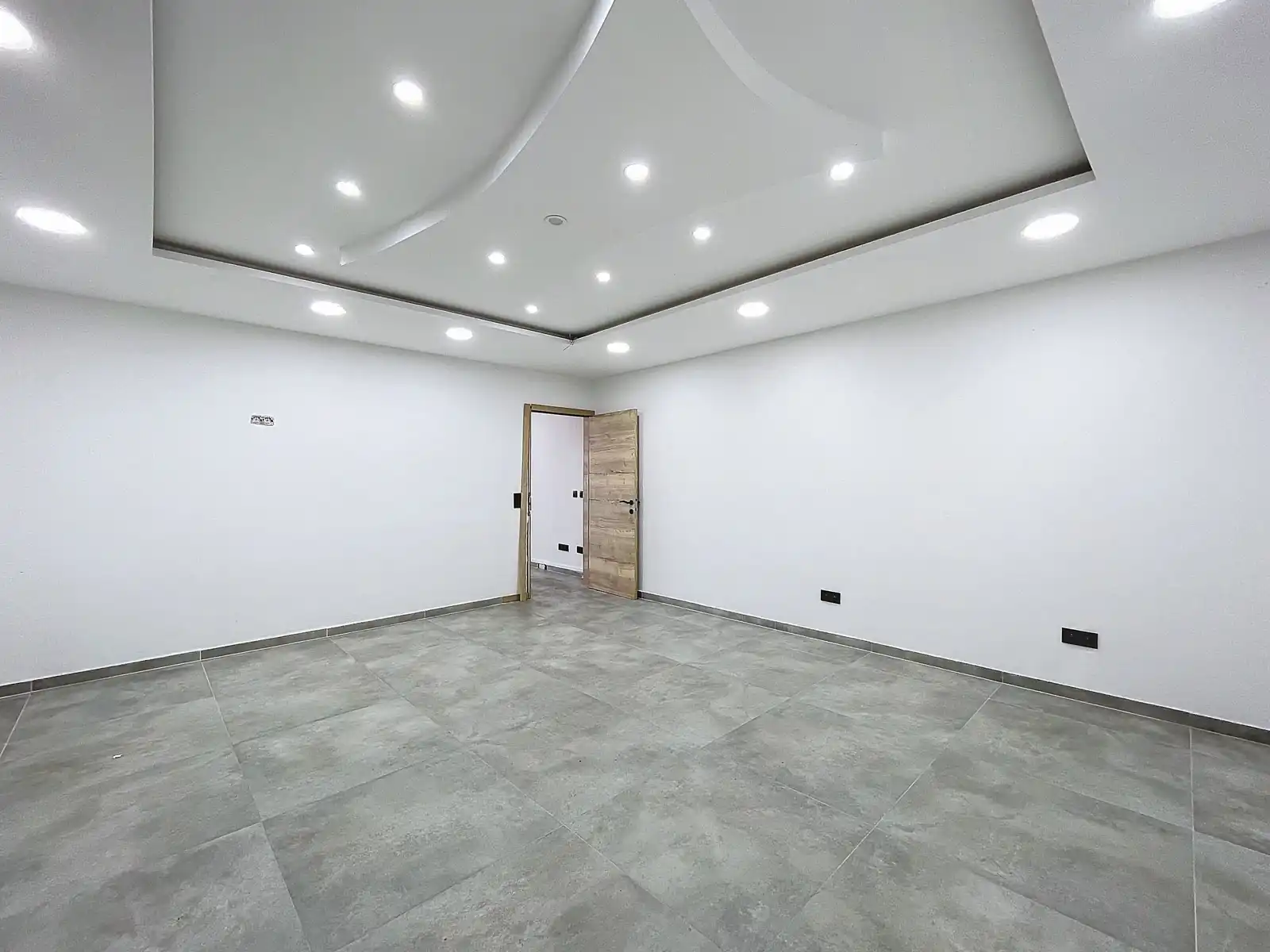 Tankstation met 2 appt en 10+ parkeerplaatsen.  foto 8