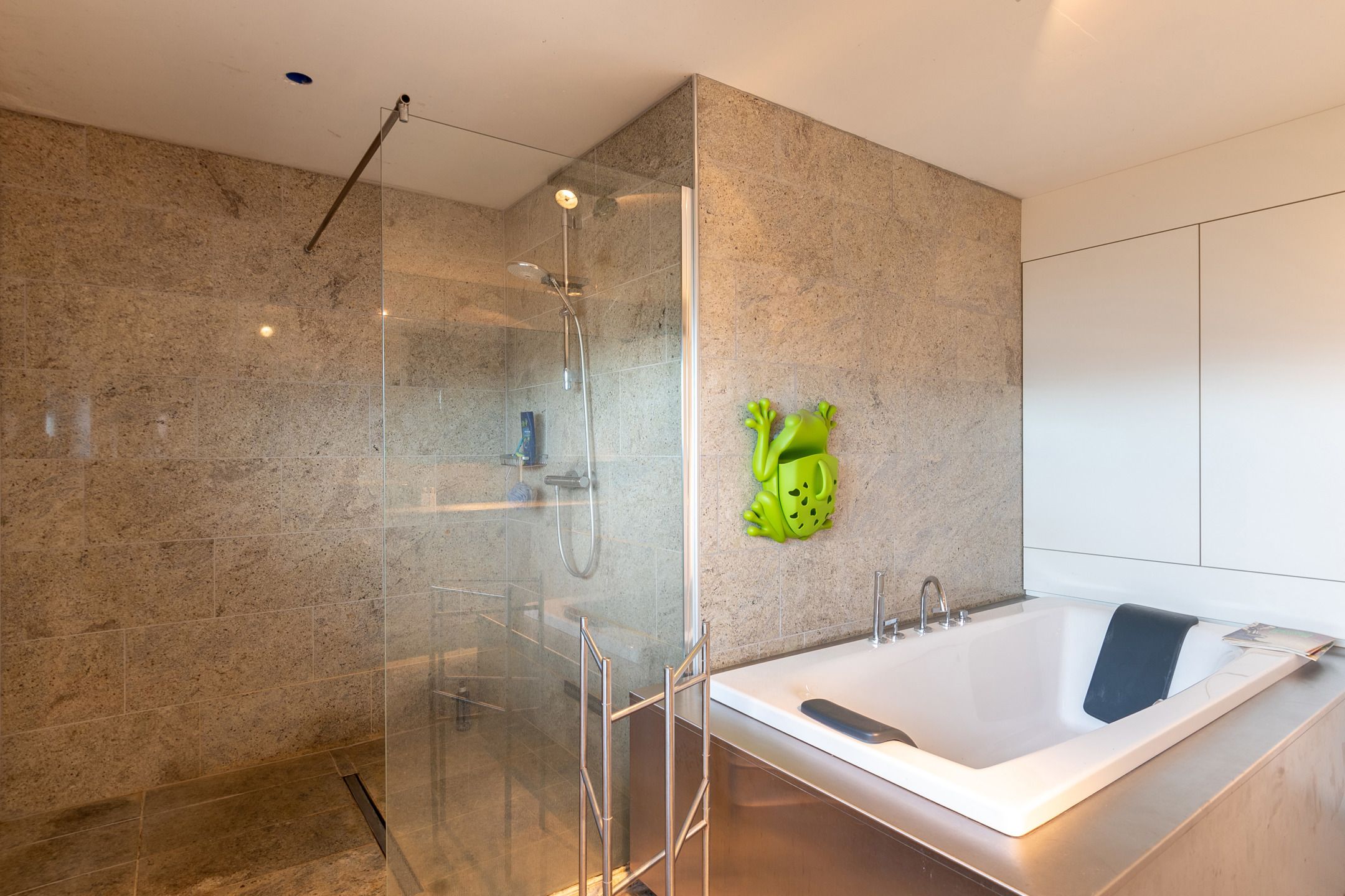 Ruime en energiezuinige villa in doodlopende straat foto 21