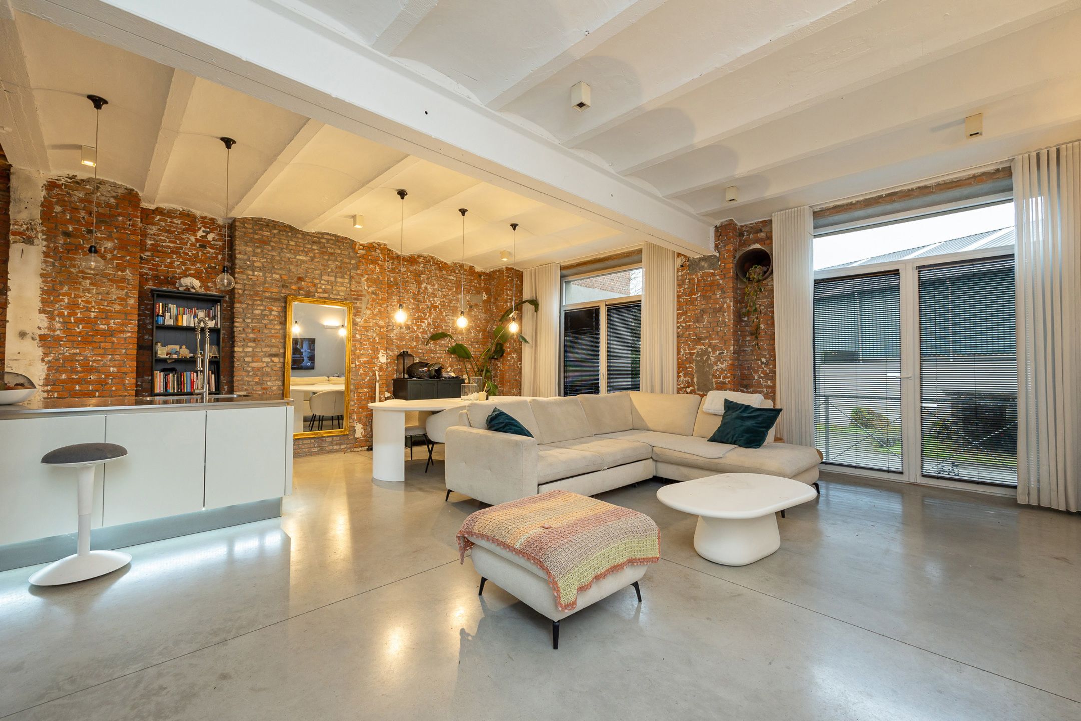 ANTWERPEN - Unieke duplex in een renovatieproject foto 2