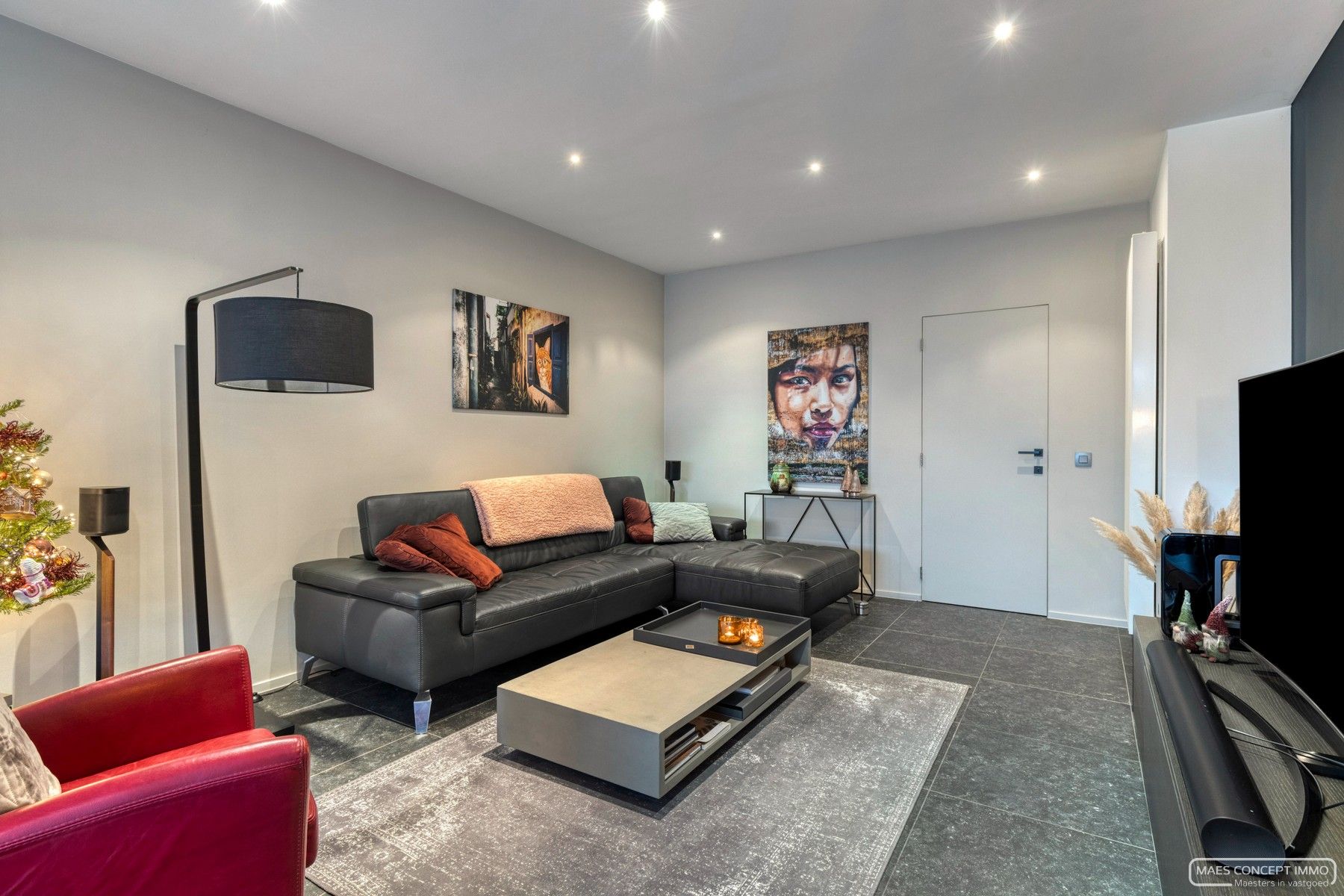 Instapklare halfopen woning in Waregem met bijgebouw en weids zicht foto 4