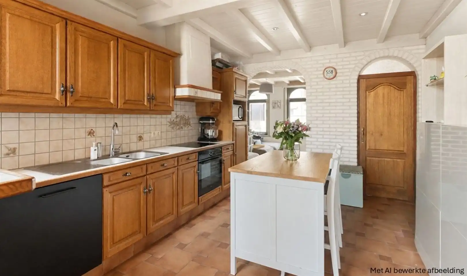 HOB met 3 slaapkamers, veel ruimte en licht, een dieplopende tuin en veel potentieel foto 7