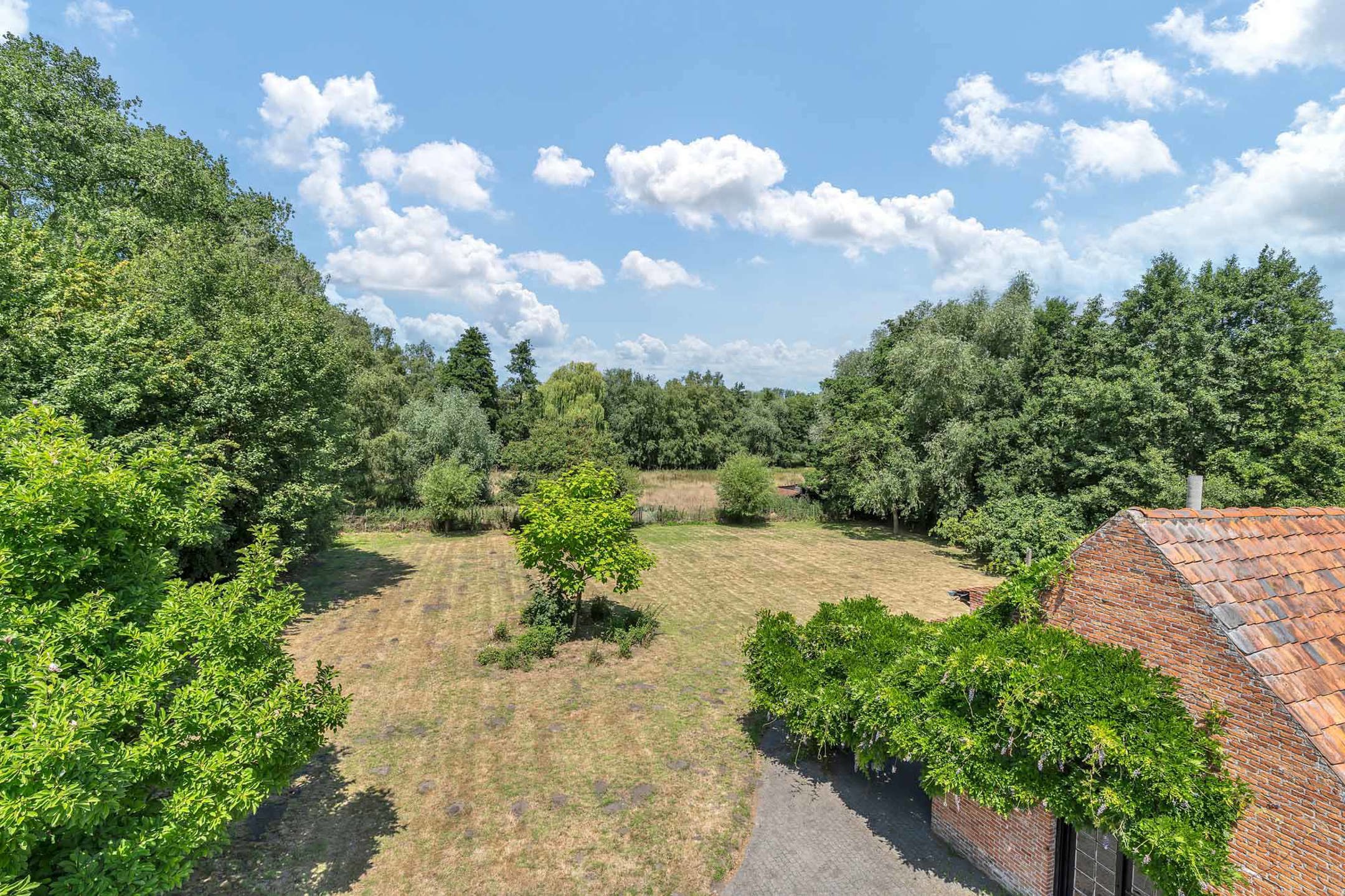 Uniek landhuis met aparte conciergewoning op 2 Hect grond foto 51