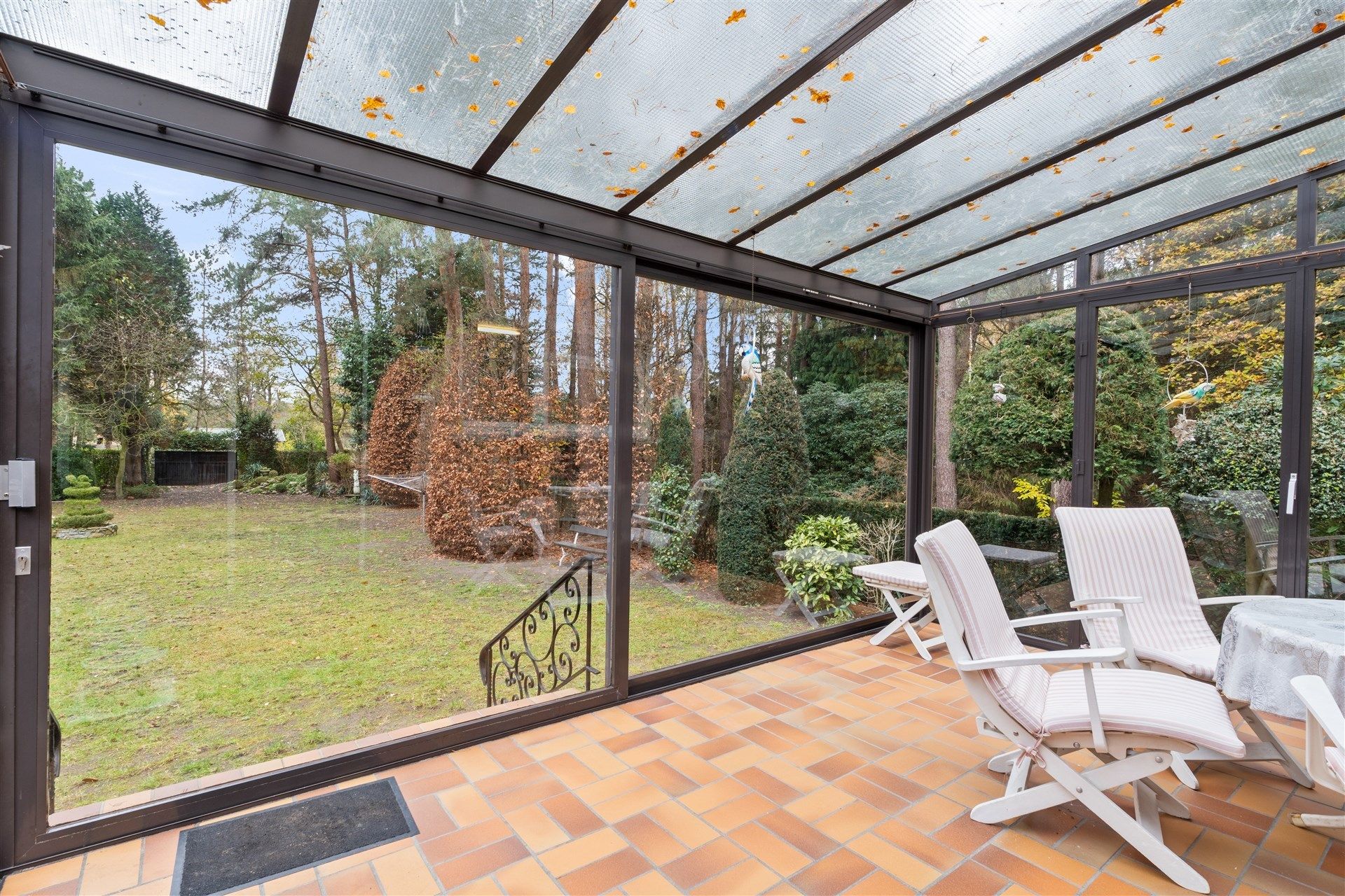 Open bebouwing in groene omgeving foto 10