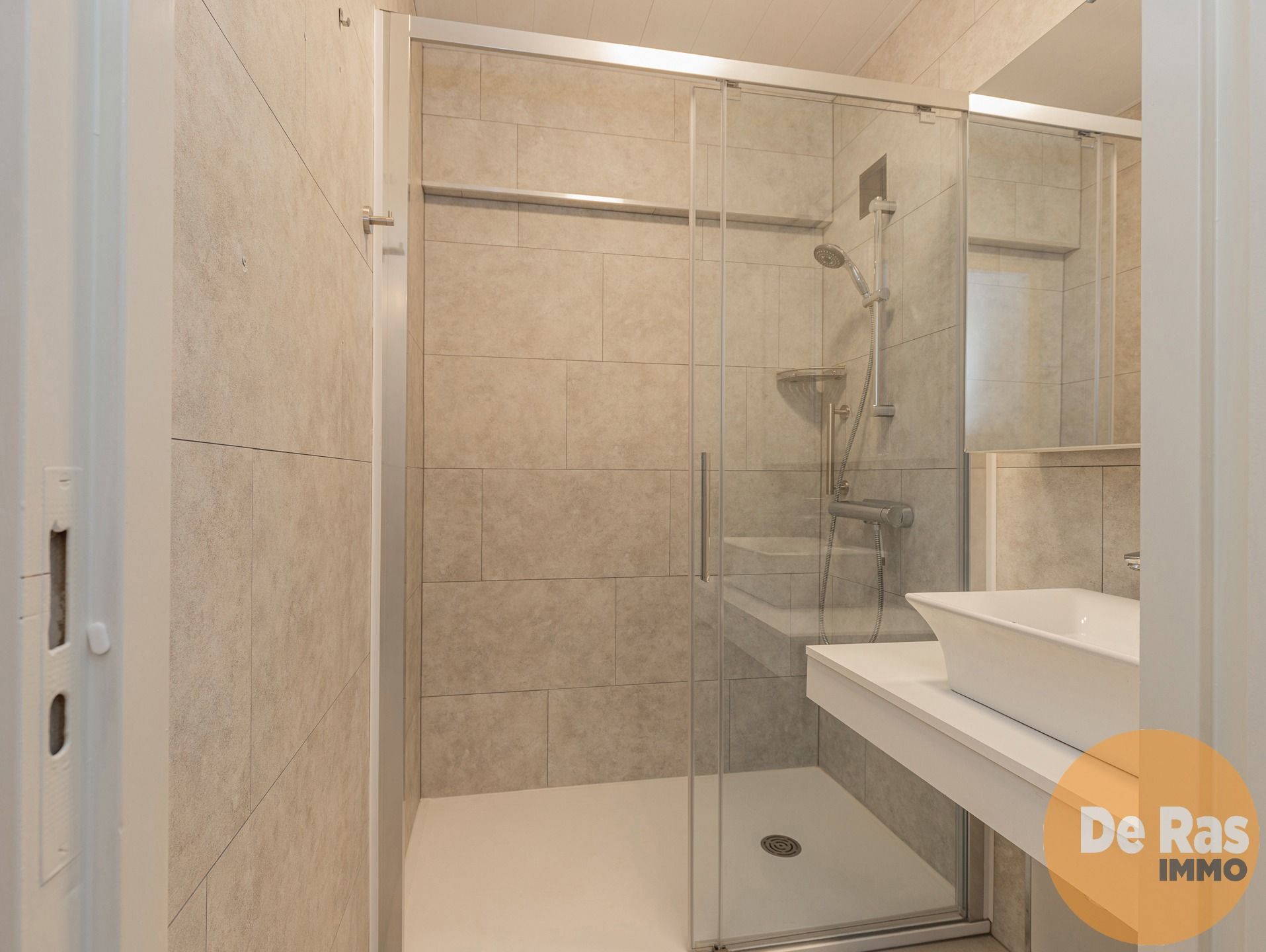AALST–Instapklaar en goed gelegen 2-slaapkamerappartement foto 11