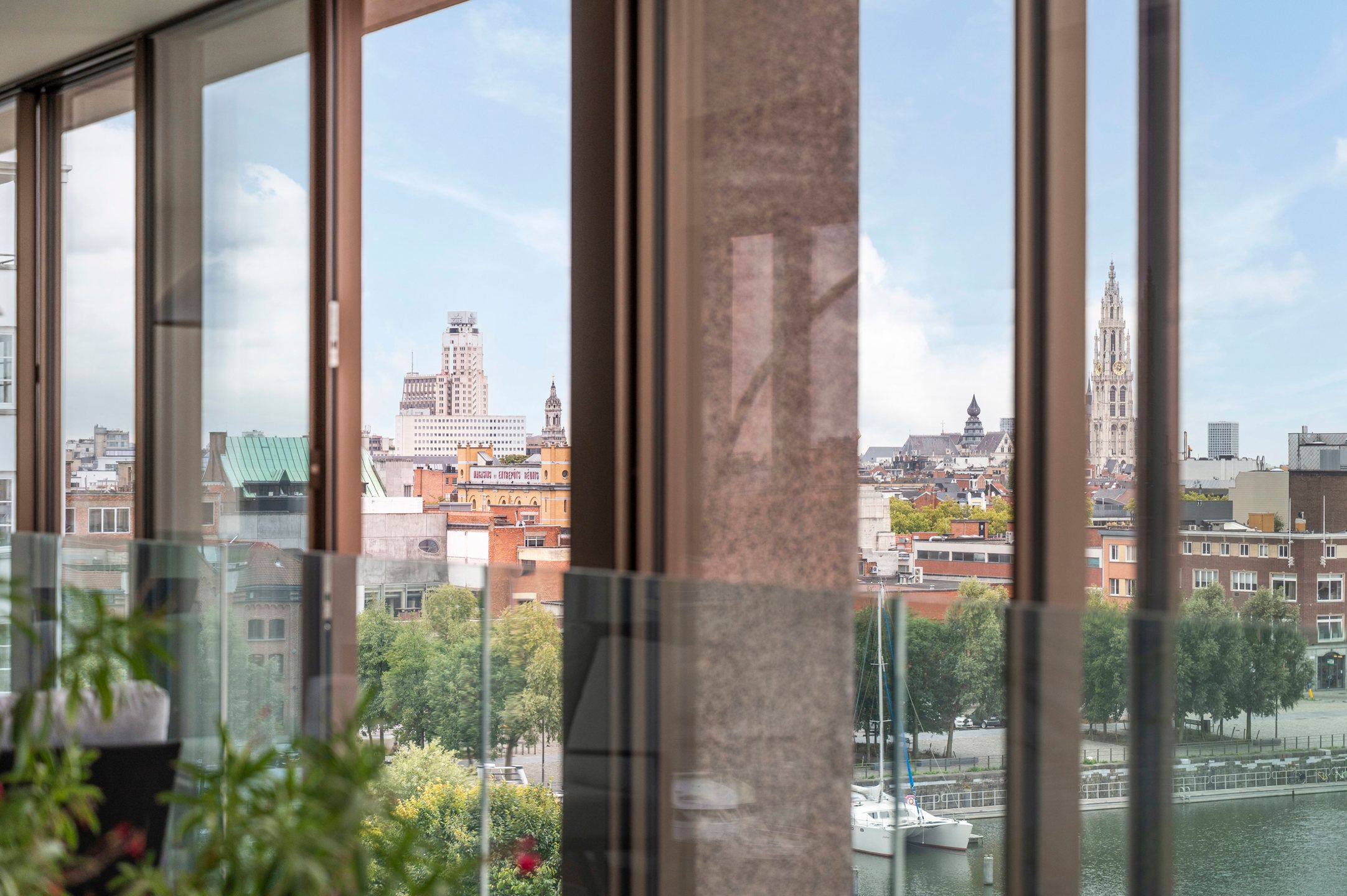 ANTWERPEN - Exclusief appartement op het Eilandje foto 10