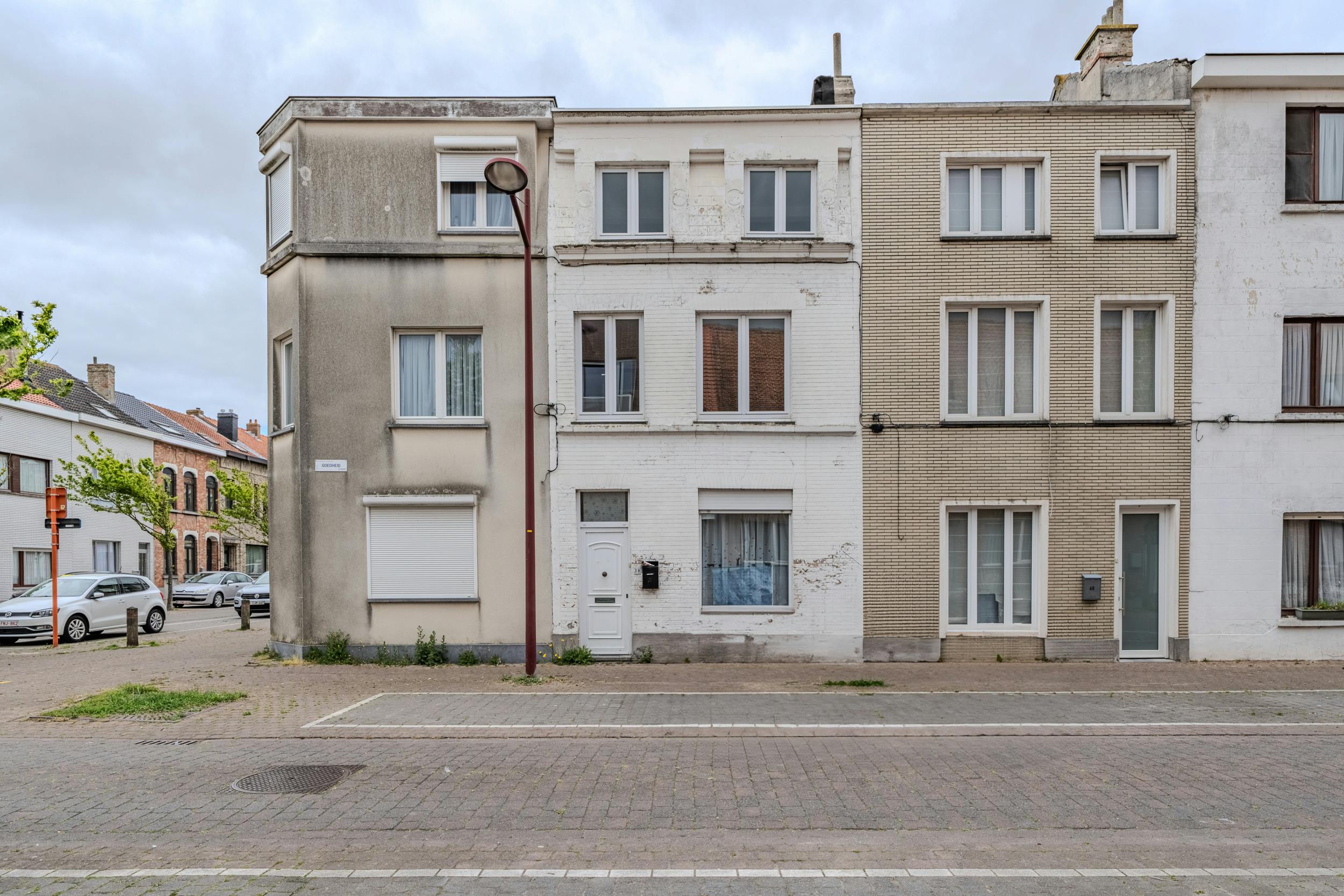 Hoofdfoto van de publicatie: Te renoveren woning met 4 slaapkamers te Oostende