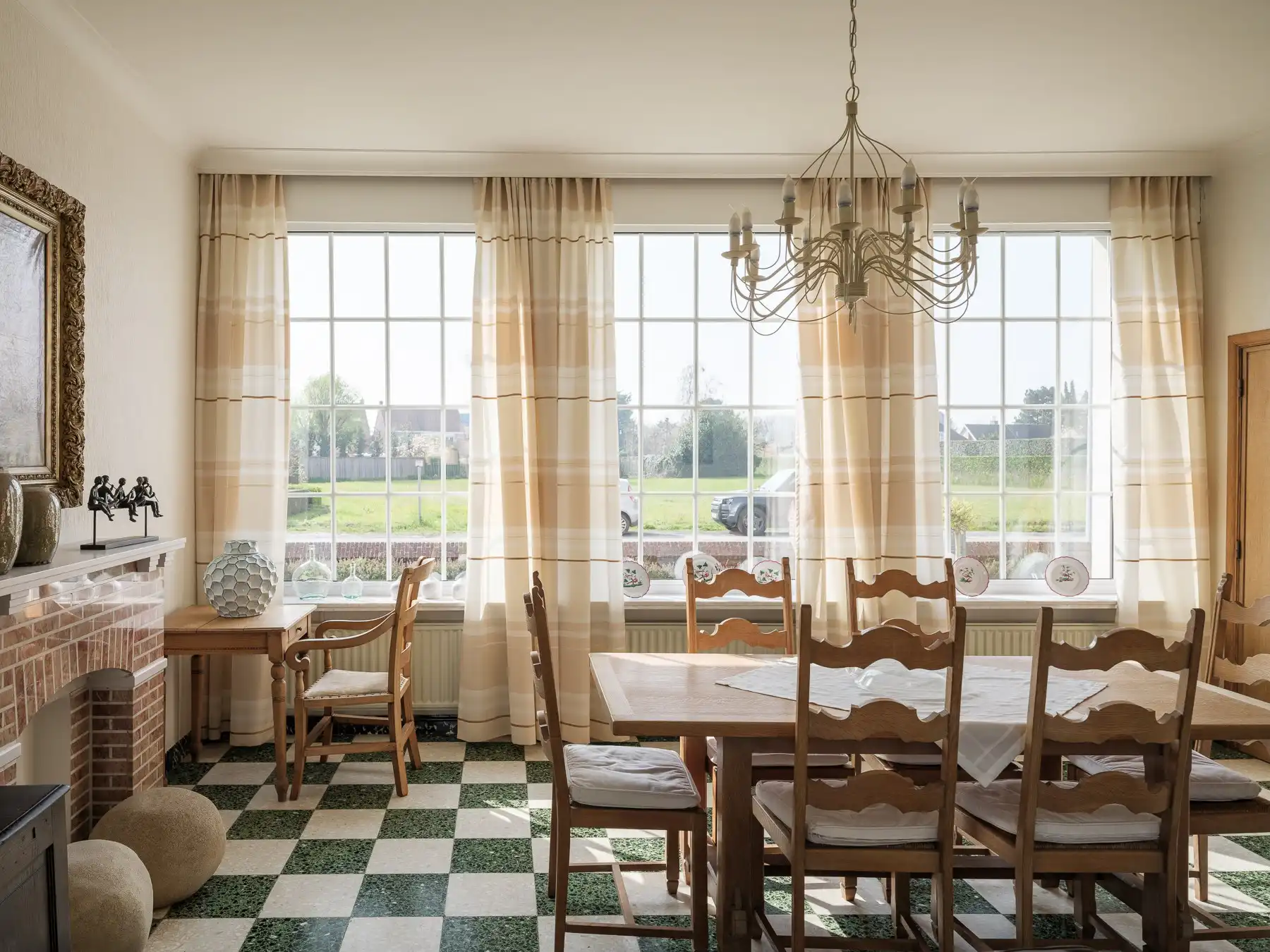 Halfopen herenhuis met loods en uitzonderlijk veel potentieel. foto 10