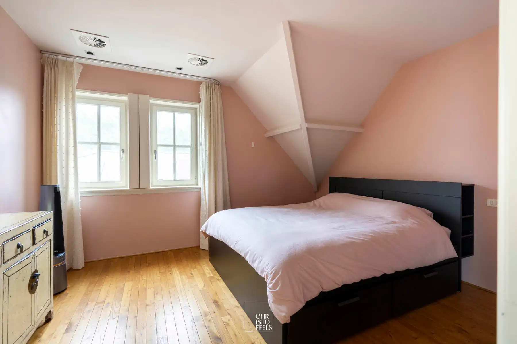 Exclusief landhuis met buitenzwembad op perceel van 2.787m² aan de bosrand. foto 40