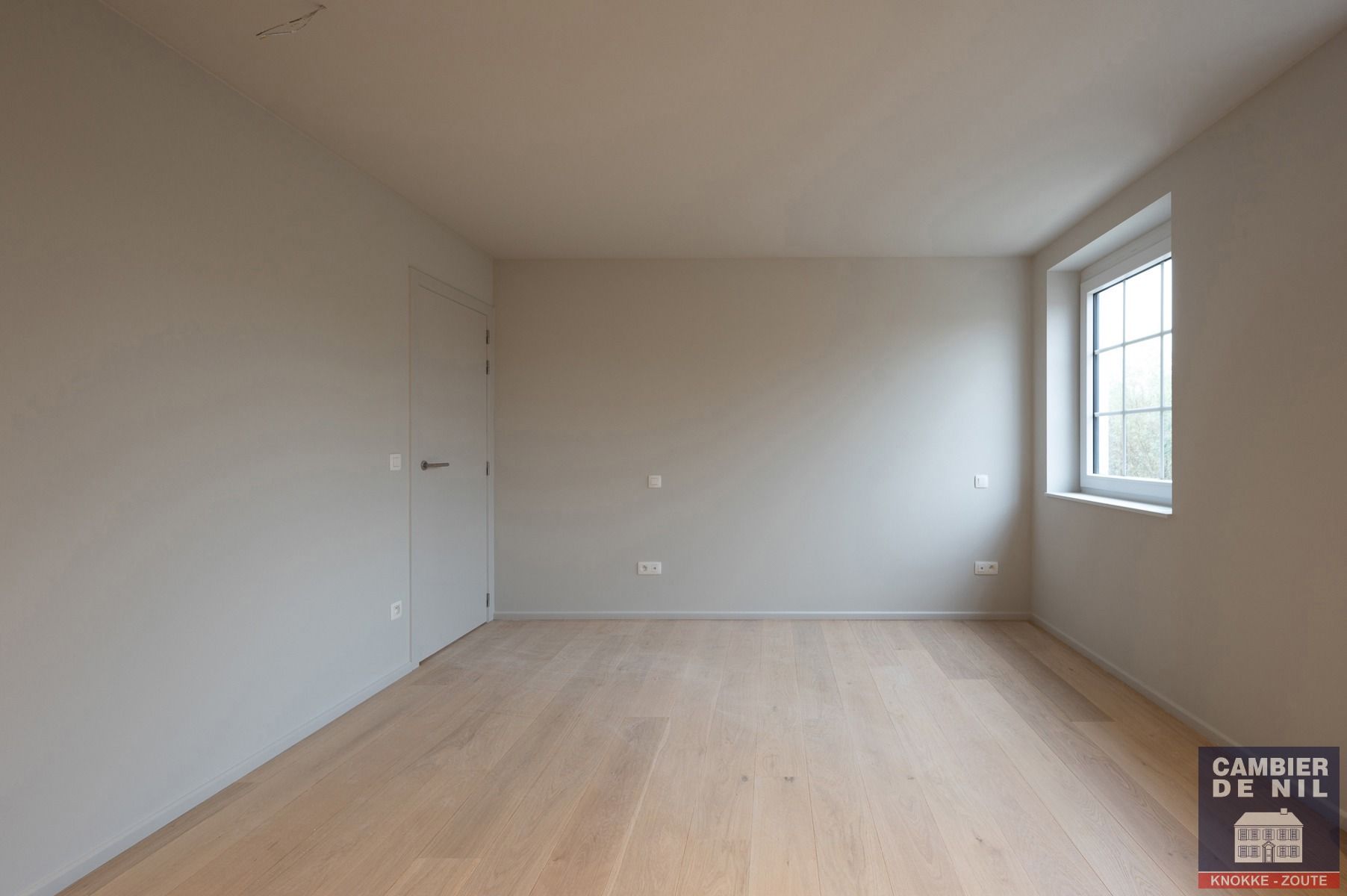 Nieuwbouw woning in een nieuwe residentiële wijk foto 17