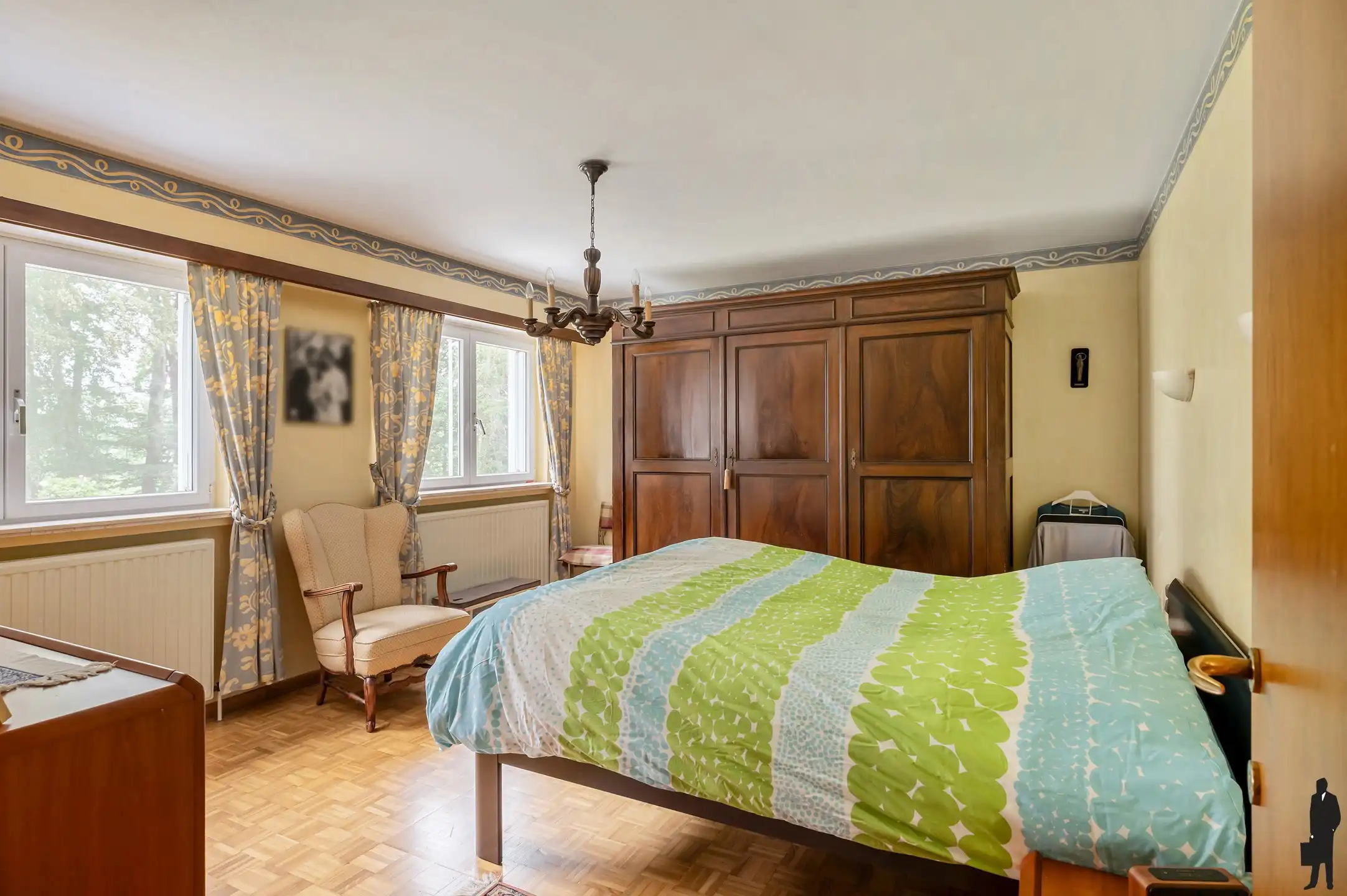 Statige villa op prachtig aangelegd perceel  met 4 slaapkamers en inpandige garage foto 19