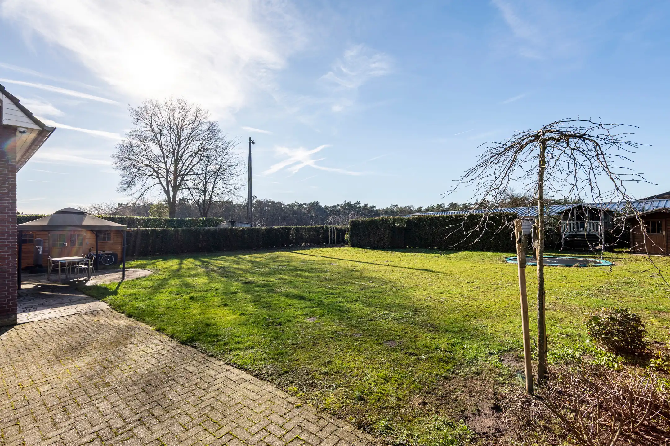 Vrijstaande woning met 4 slpk en 2 garages op 1.306m²  foto 20