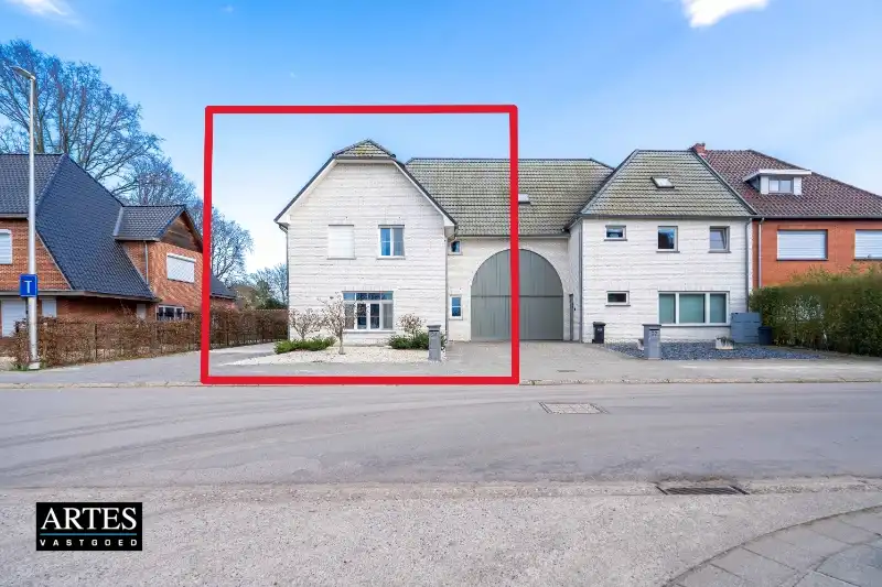 Karaktervolle woning met moderne luxe foto {{pictureIndex}}