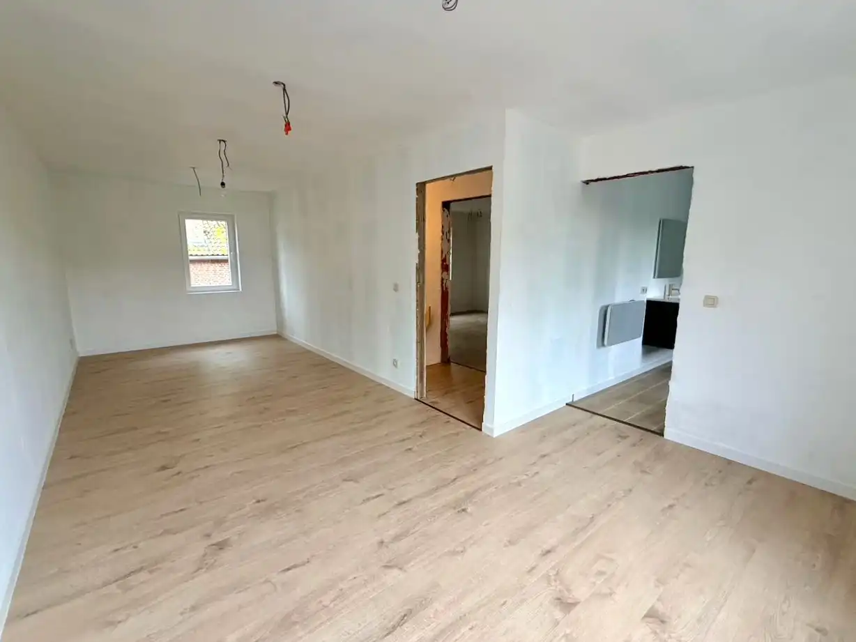 Ruime halfopen woning met sterke basis op perceel van 11a65ca foto 7